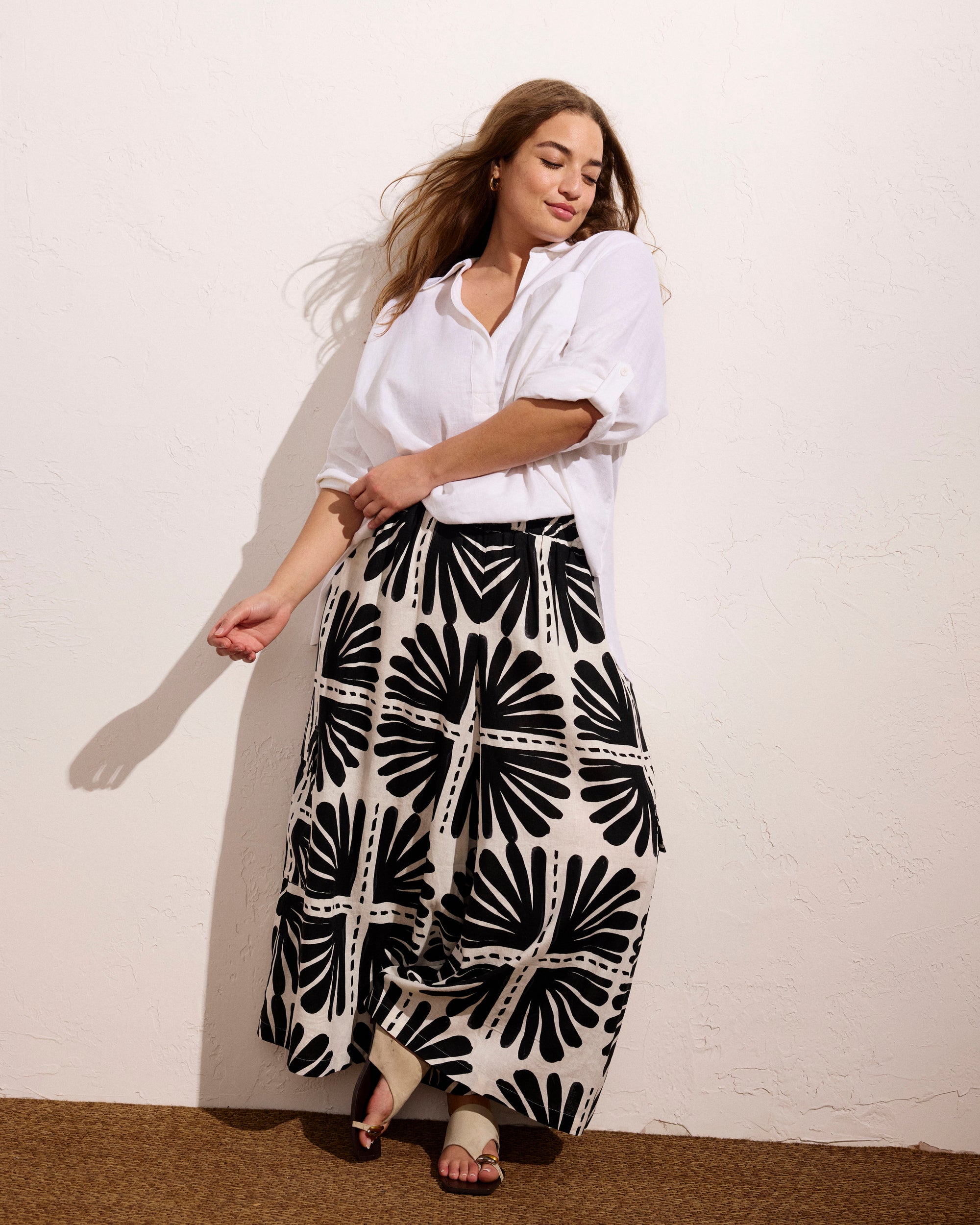 Palazzo Cargo Linen Blend Pant - Ink Bloom Print | Plus Size & Straight Size Women's Fashion | Universal Standard