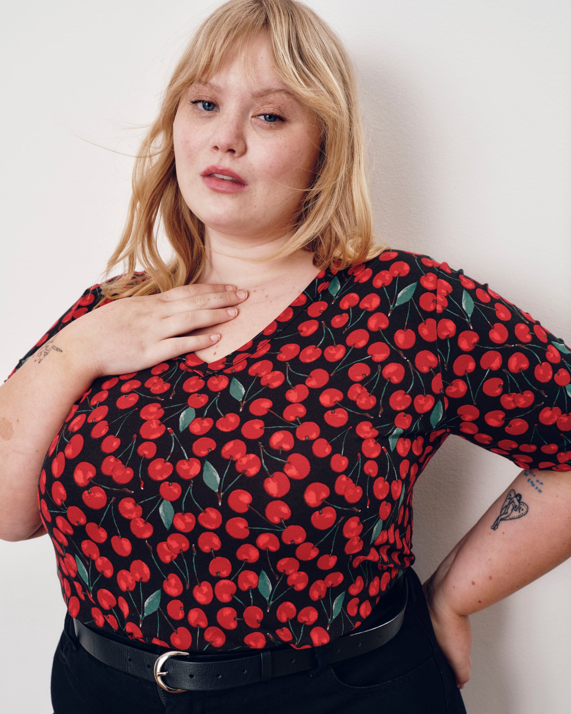 Lily Liquid Jersey V-Neck Stovepipe Tee - Very Cherry Print | Plus Size & Straight Size Women's Fashion | Universal Standard