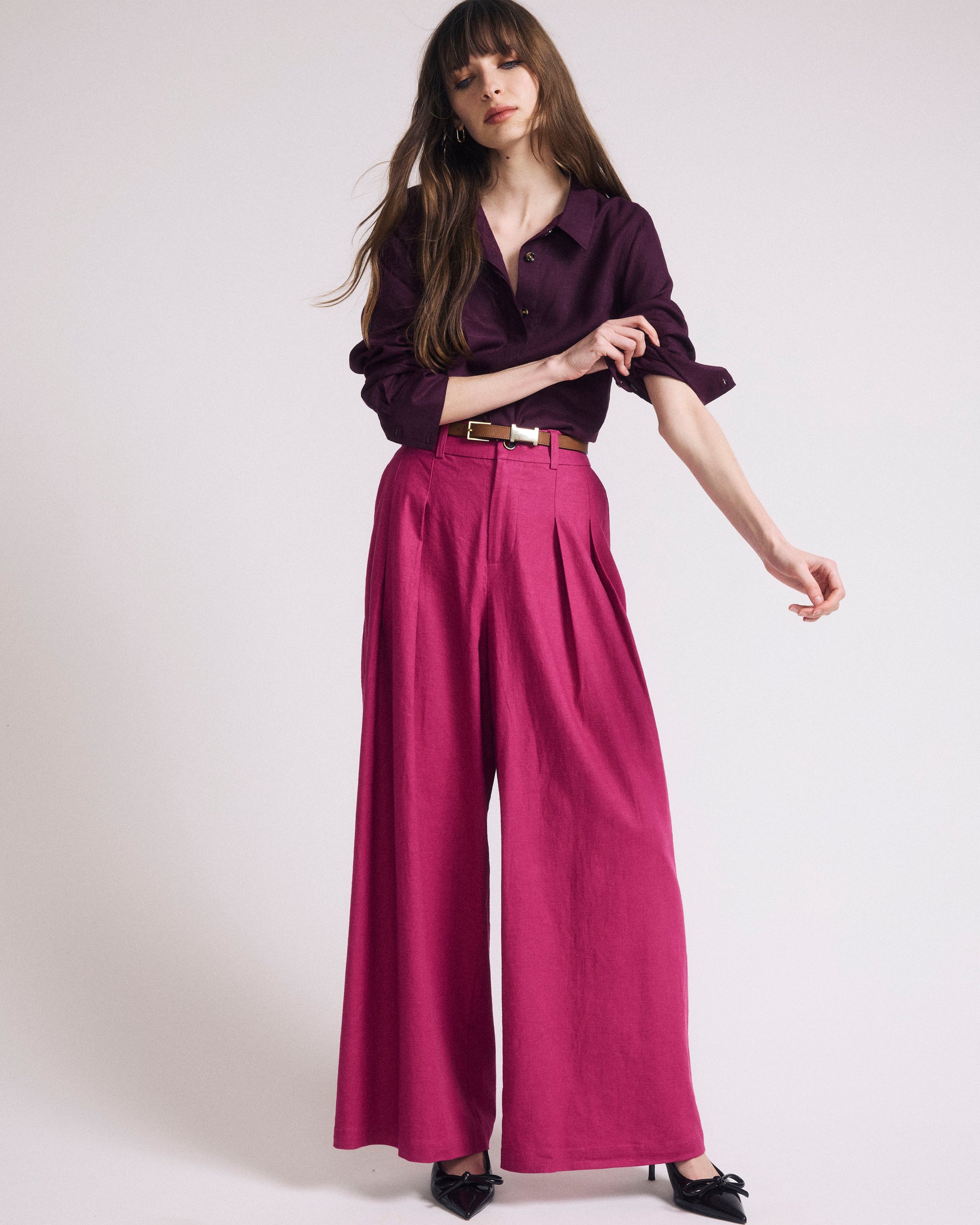 Woman wearing Palais Stretch Linen Wide Leg Pant - Hyper Pink from Universal Standard