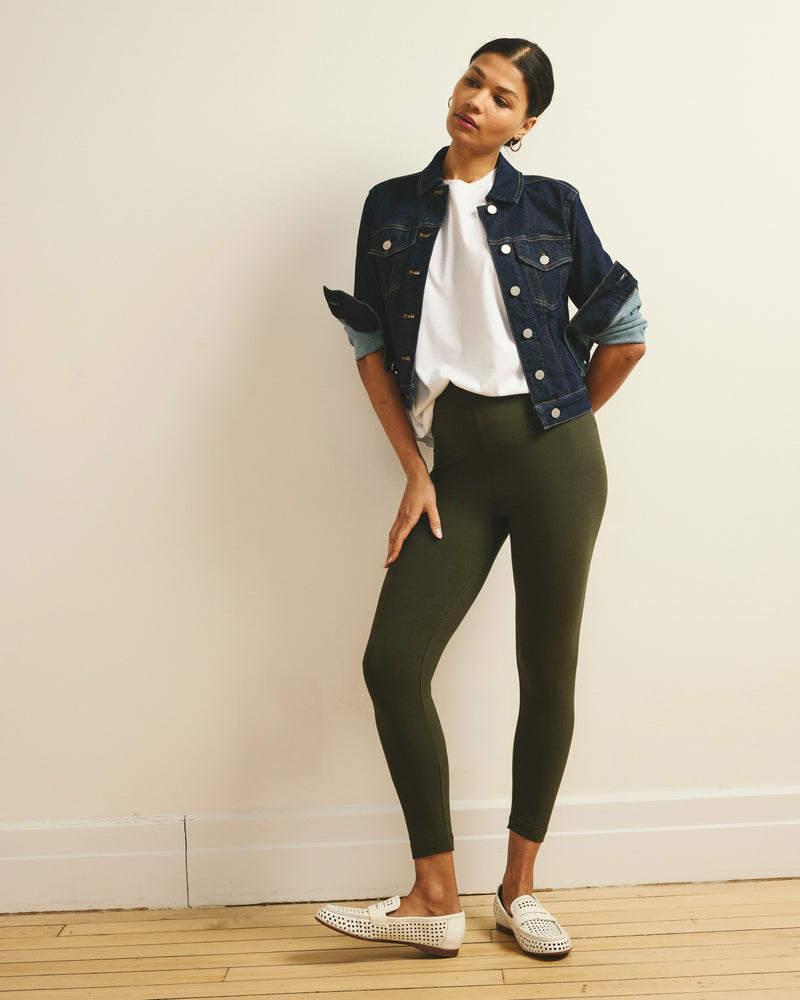 Woman wearing Roya Cropped Leggings 23 Inch - Nori from Fit Liberty