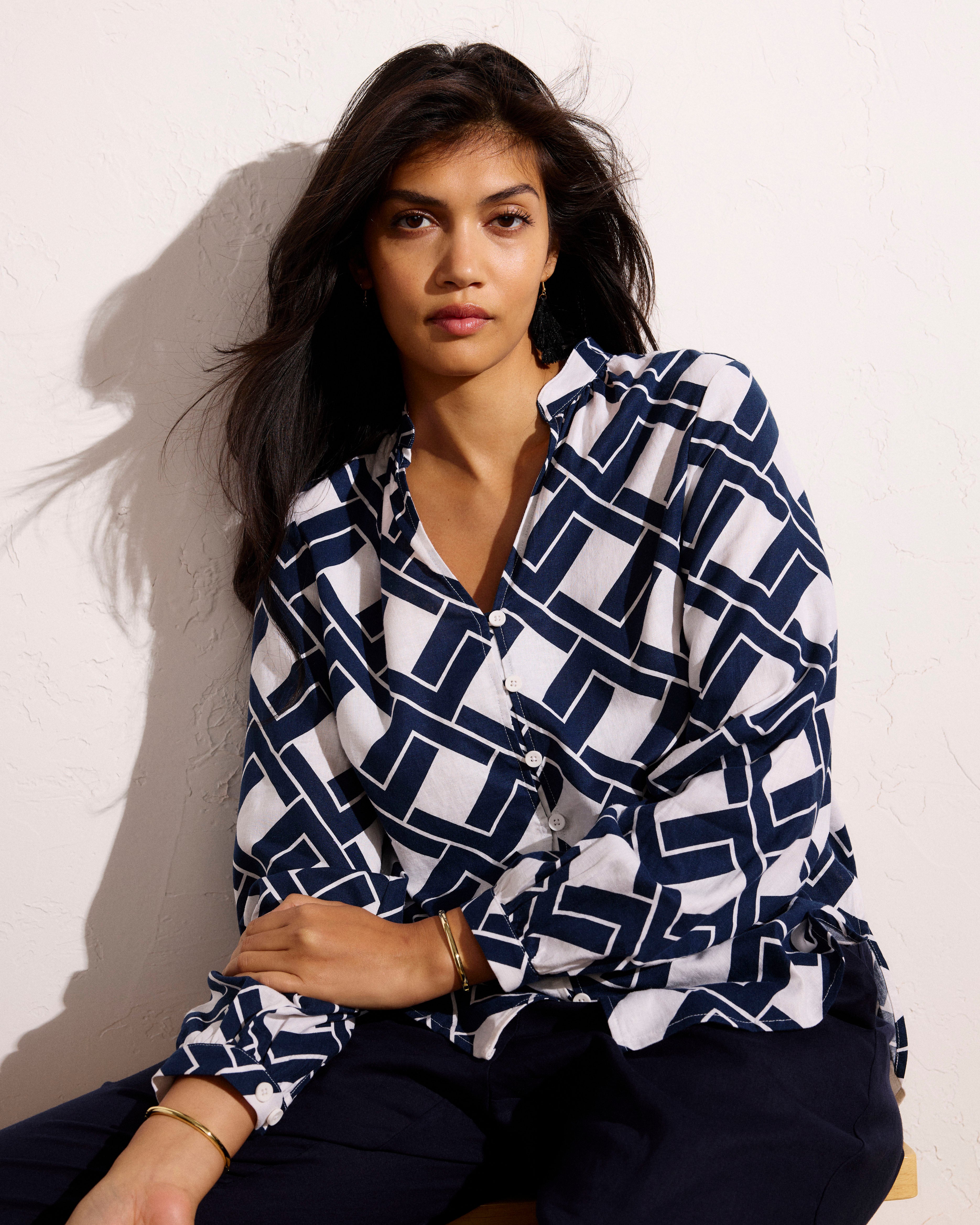Avalon Linen Blouse - Geometrica Print – Universal Standard