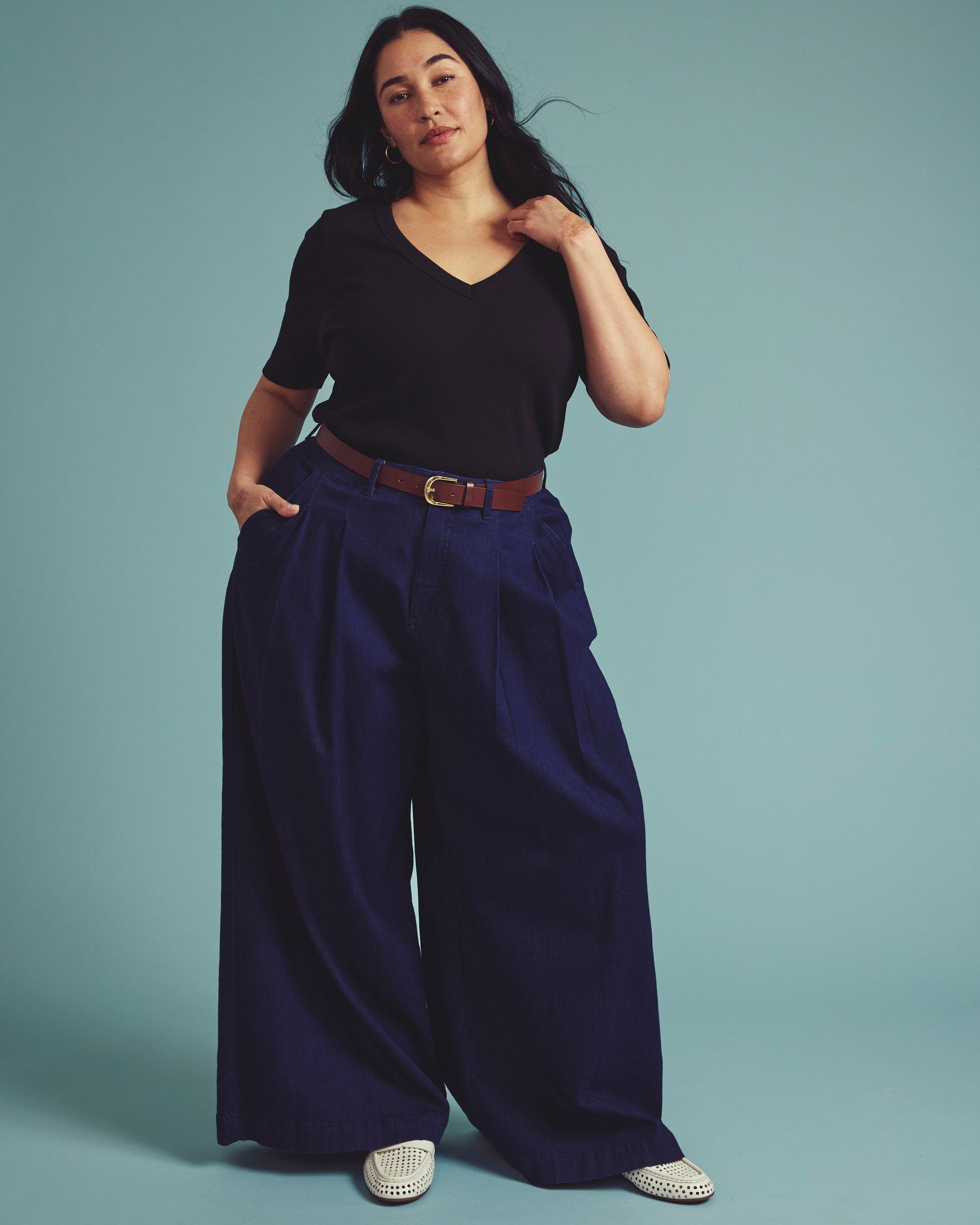 Classic V-Neck Ribbed Tee - Black | Plus Size & Straight Size Women's Fashion | Universal Standard
