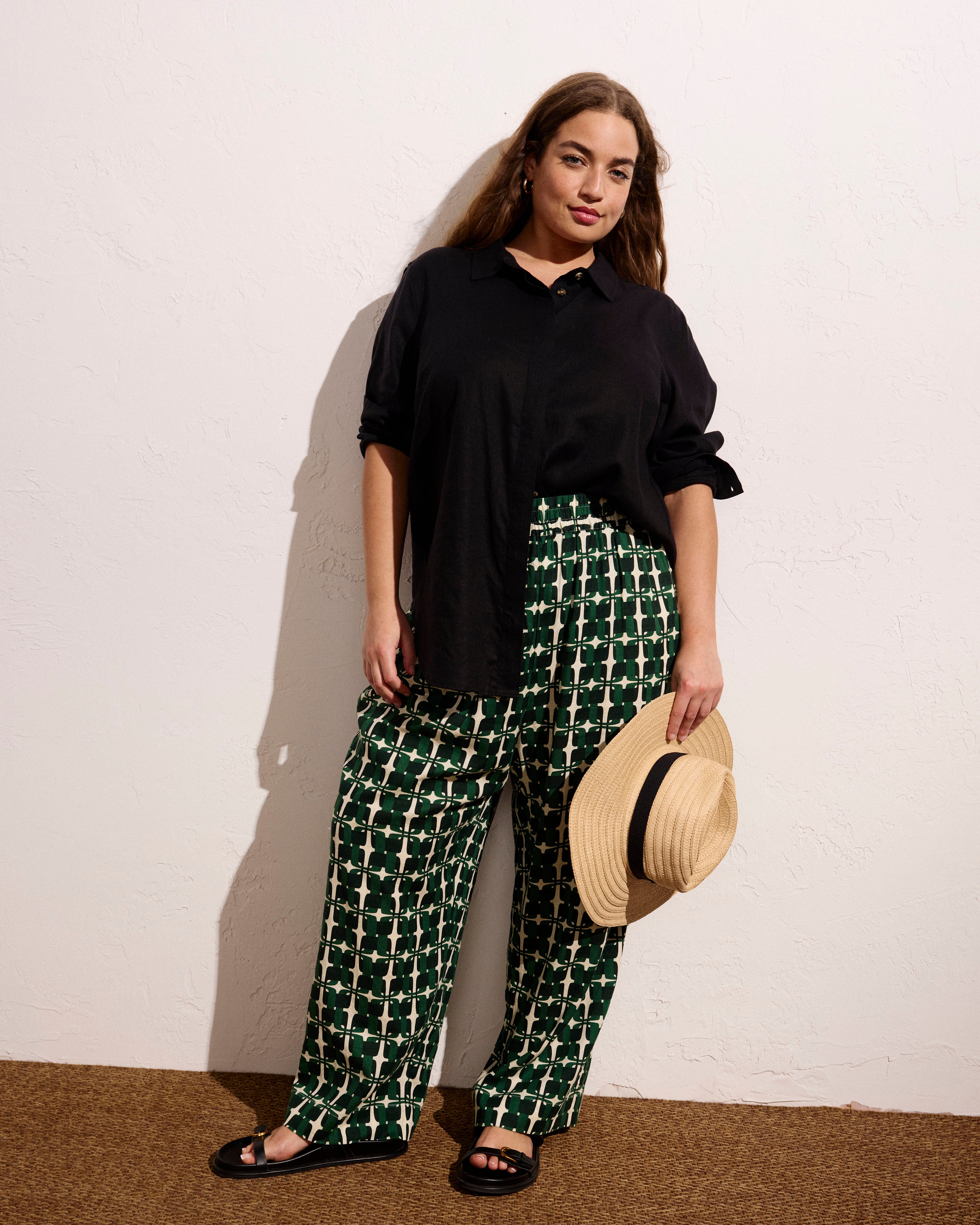 Iris Linen Easy Pull-On Pants - Green Trellis Print | Plus Size & Straight Size Women's Fashion | Universal Standard