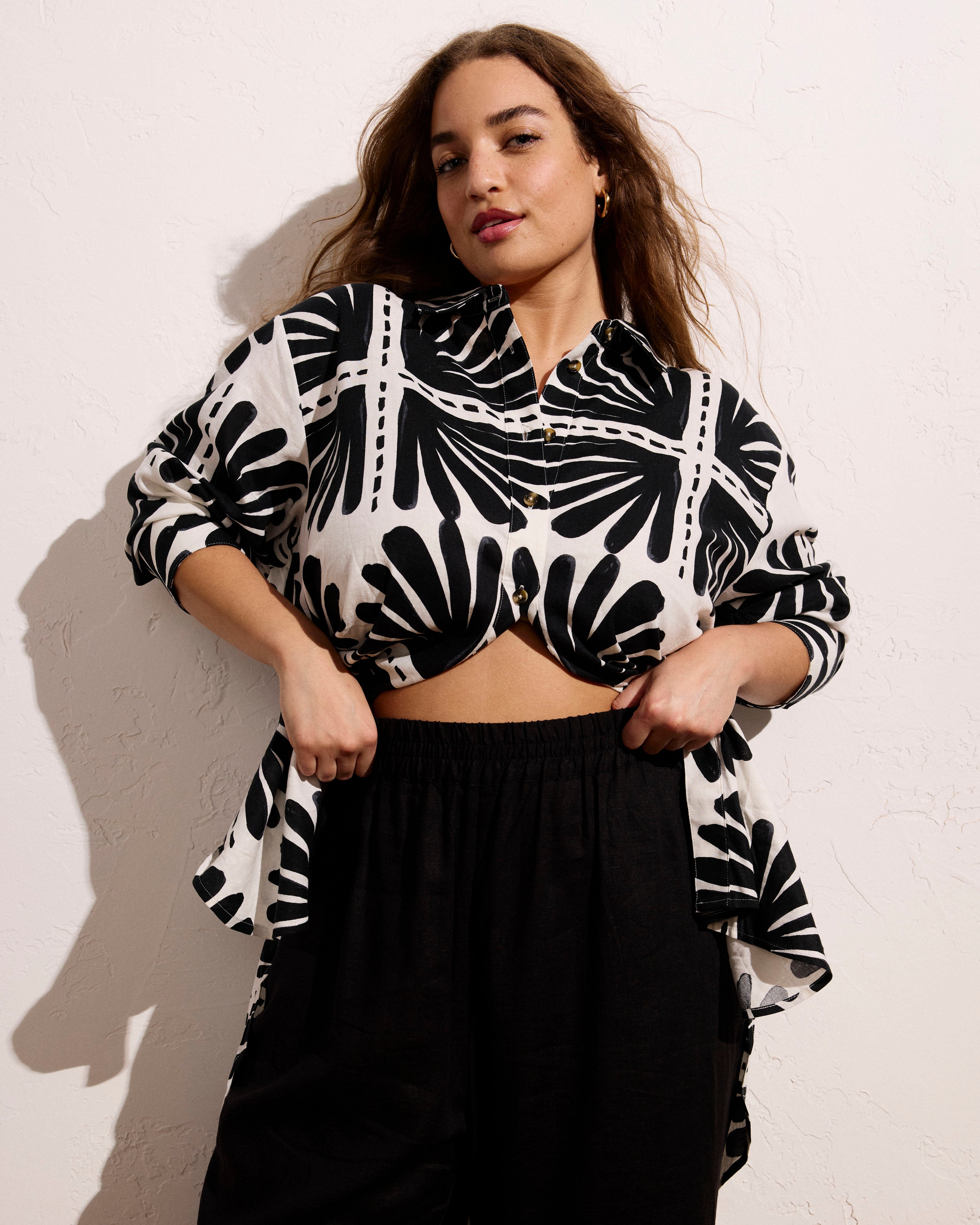 Dawn Linen Hi Low Tunic - Ink Bloom Print | Plus Size & Straight Size Women's Fashion | Universal Standard