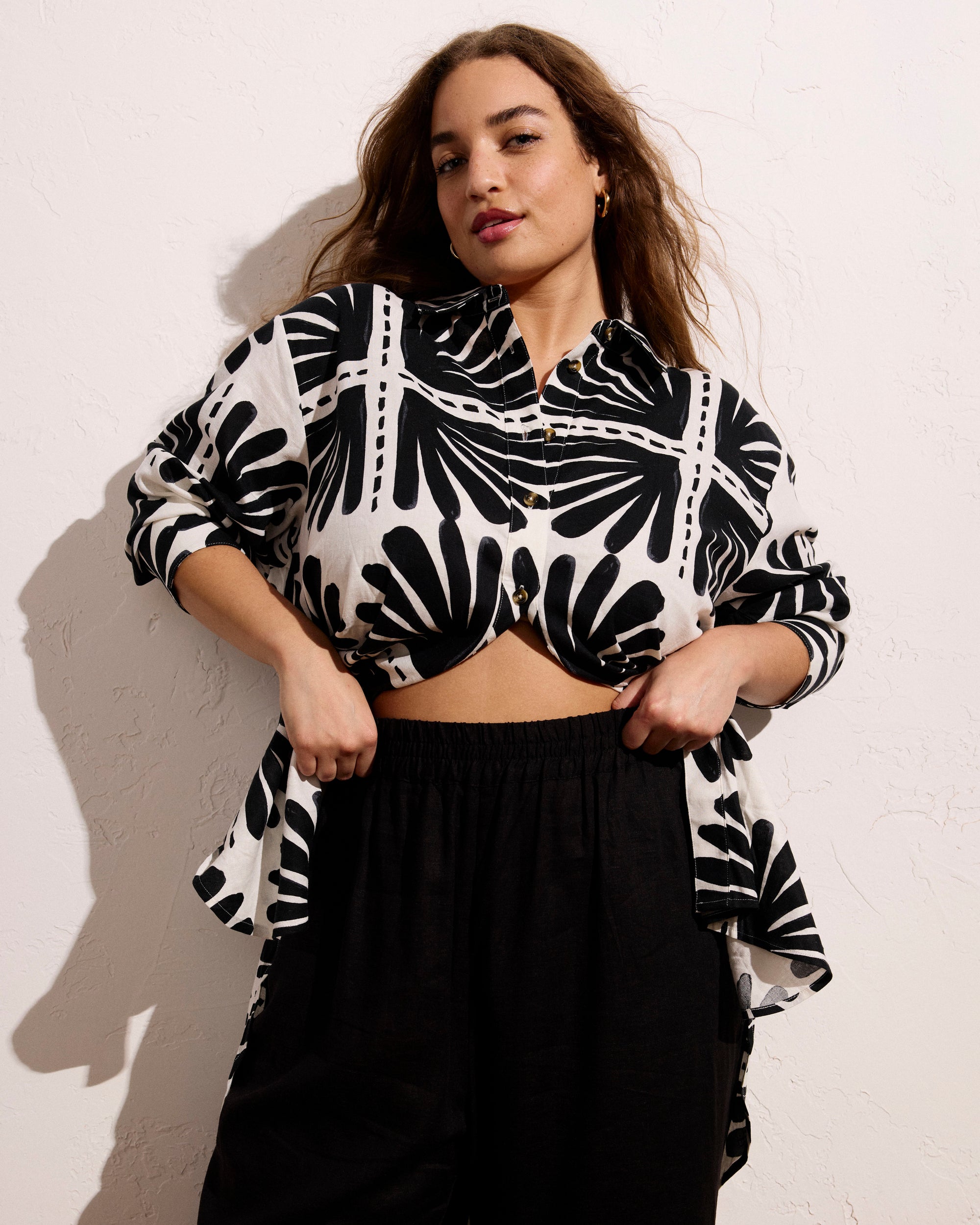 Dawn Linen Hi Low Tunic - Ink Bloom Print | Plus Size & Straight Size Women's Fashion | Universal Standard