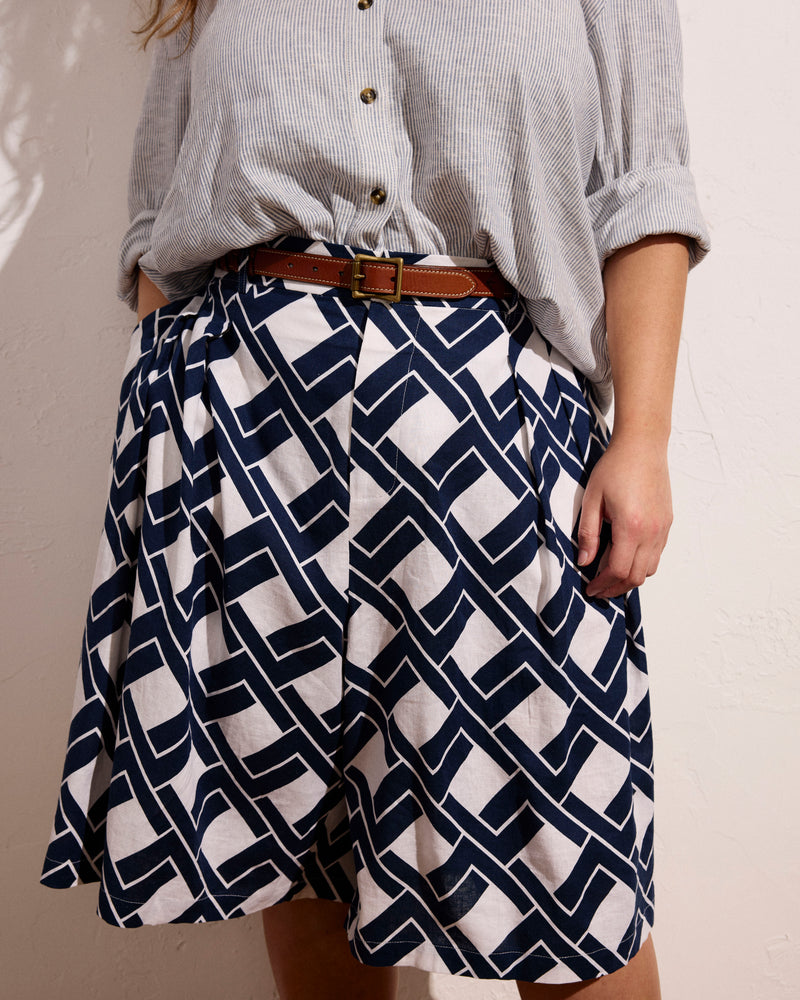 Woman wearing Seaport Tailored Linen Short - Geometrica Print from Universal Standard