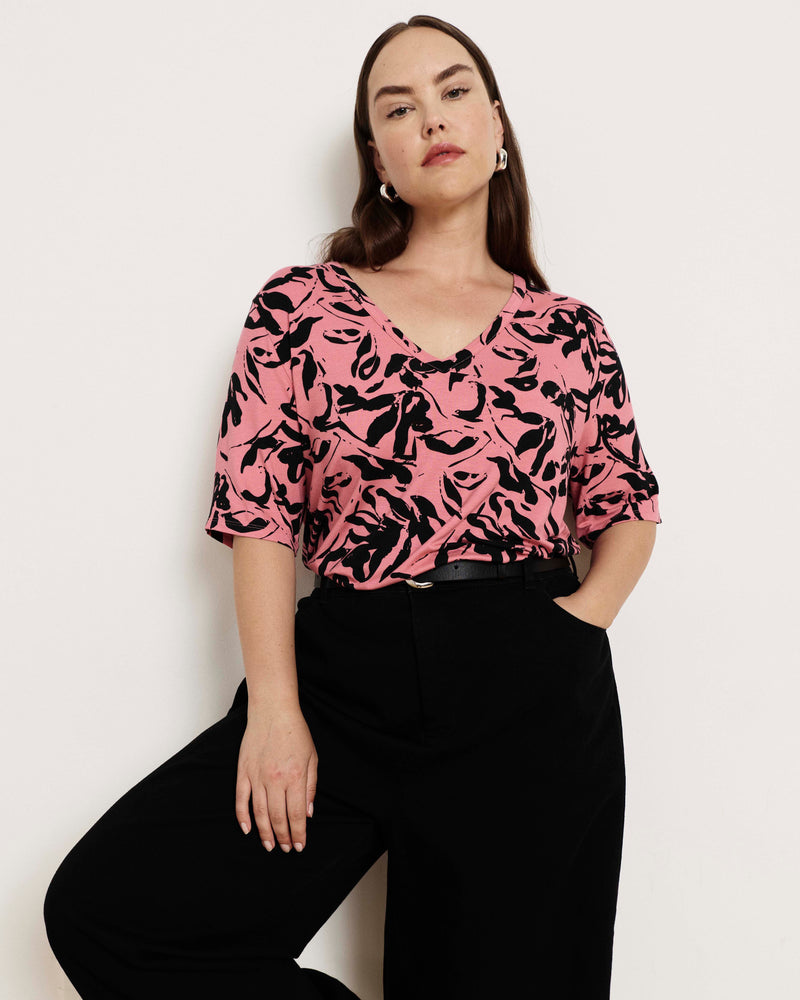 Lily Liquid Jersey V-Neck Stovepipe Tee - Pink Sgraffito Print | Plus Size & Straight Size Women's Fashion | Universal Standard