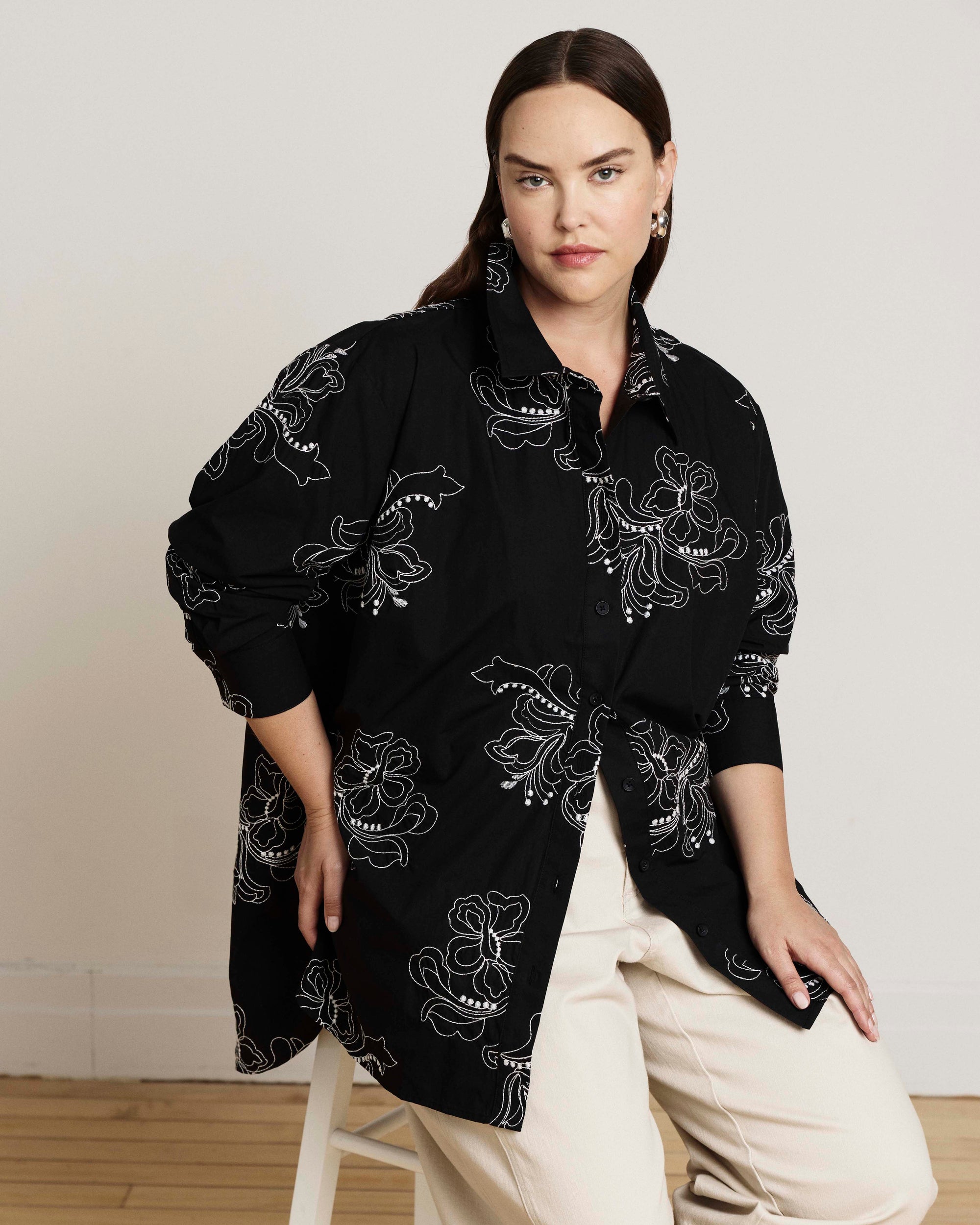 The Artist Oversized Poplin Shirt - Hibiscus Embroidery | Plus Size & Straight Size Women's Fashion | Universal Standard