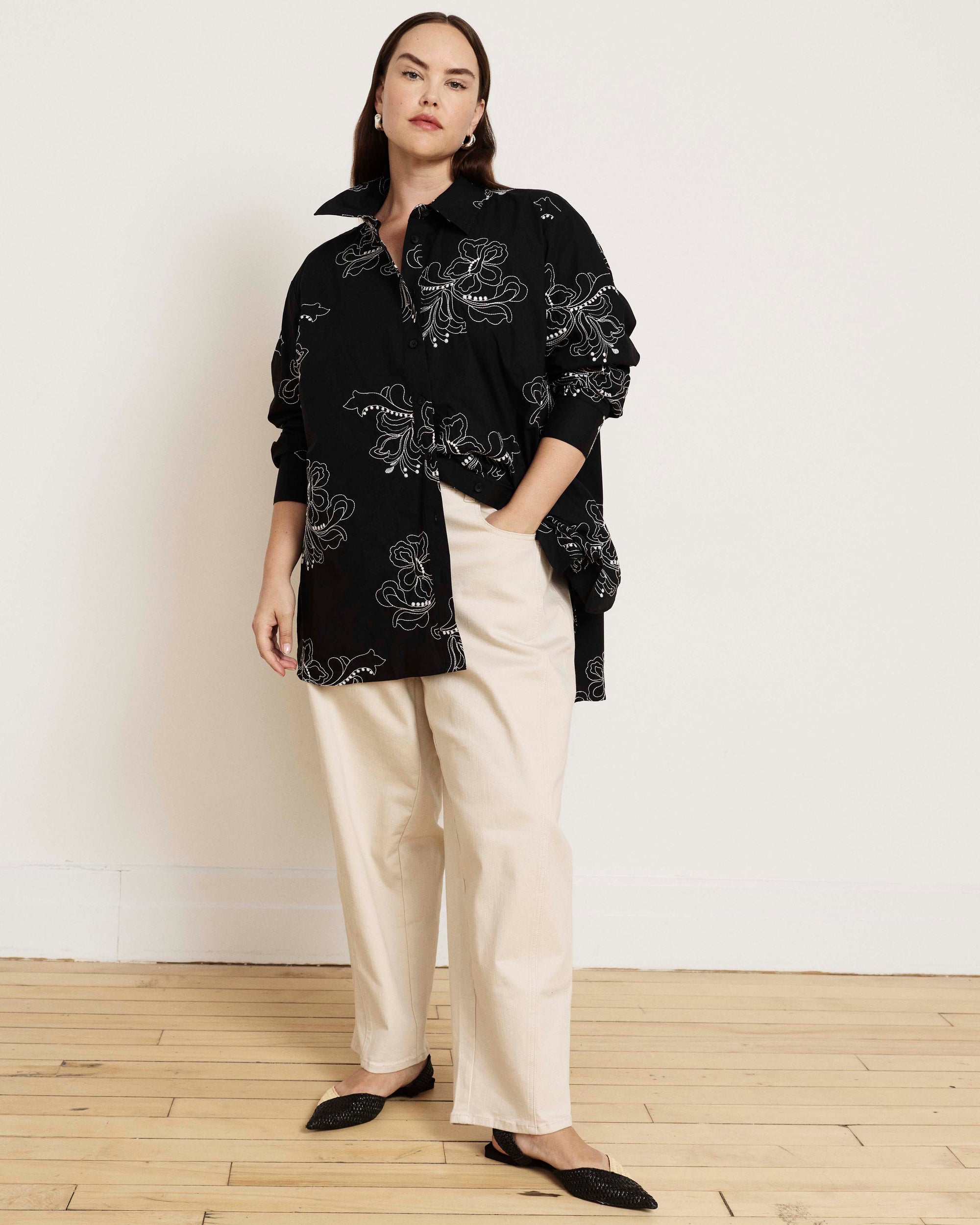 The Artist Oversized Poplin Shirt - Hibiscus Embroidery | Plus Size & Straight Size Women's Fashion | Universal Standard