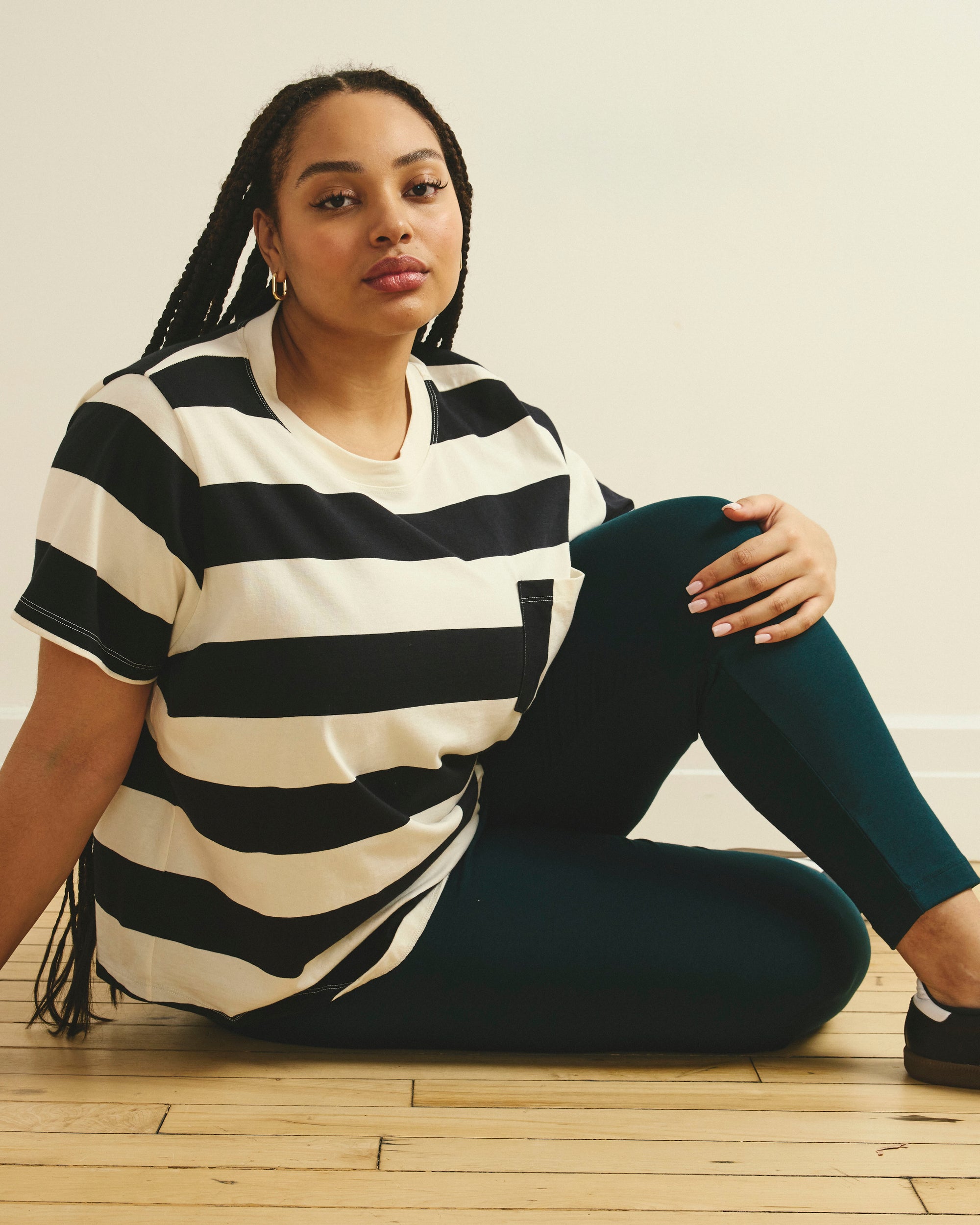 Roya Cropped Leggings 23 Inch - Deep Sea | Plus Size & Straight Size Women's Fashion | Universal Standard