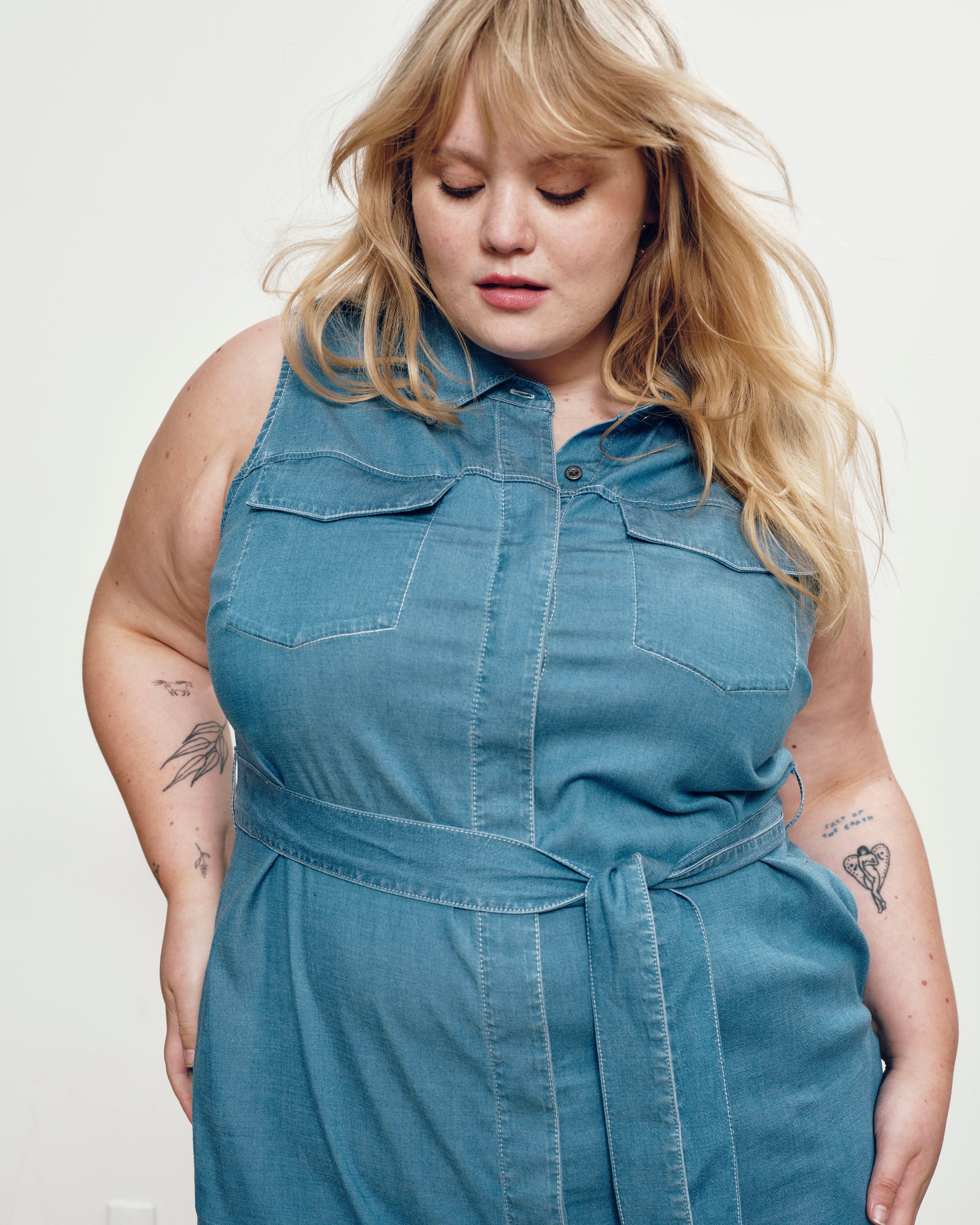 Perfect Tencel Chambray Sleeveless Savannah Shirtdress - Cove Blue | Plus Size & Straight Size Women's Fashion | Universal Standard