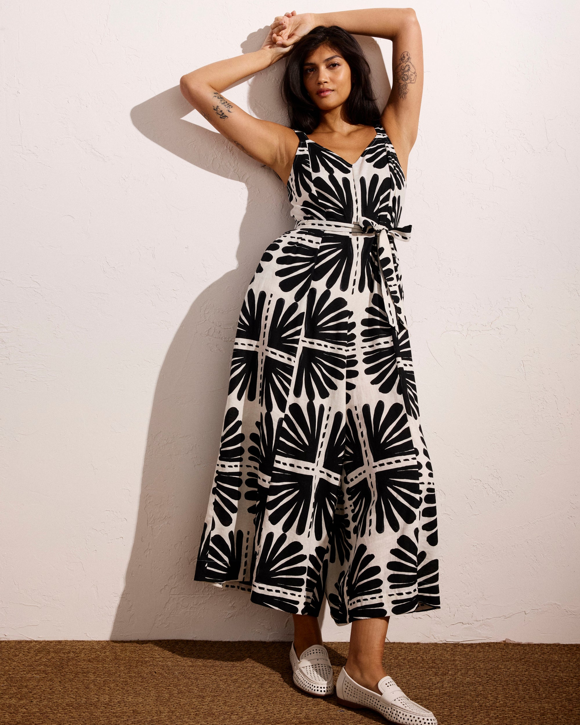 Promenade Linen Jumpsuit - Ink Bloom Print – Universal Standard