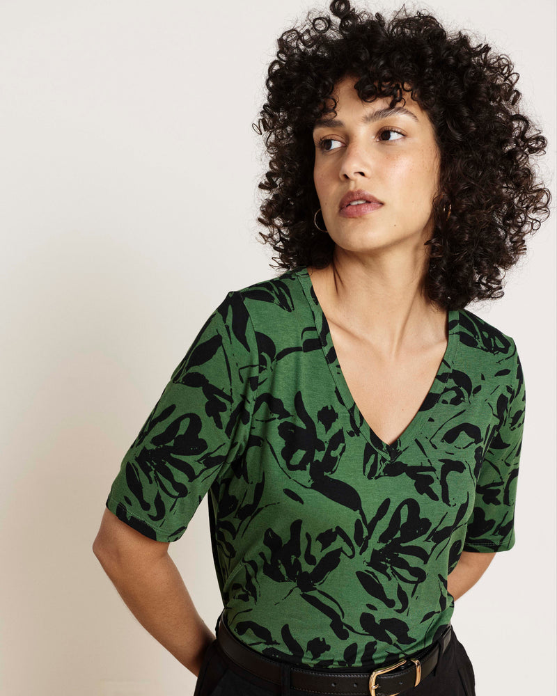 Lily Liquid Jersey V-Neck Stovepipe Tee - Green Sgraffito Print | Plus Size & Straight Size Women's Fashion | Universal Standard