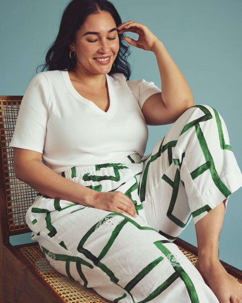 Classic V-Neck Ribbed Tee - White | Plus Size & Straight Size Women's Fashion | Universal Standard