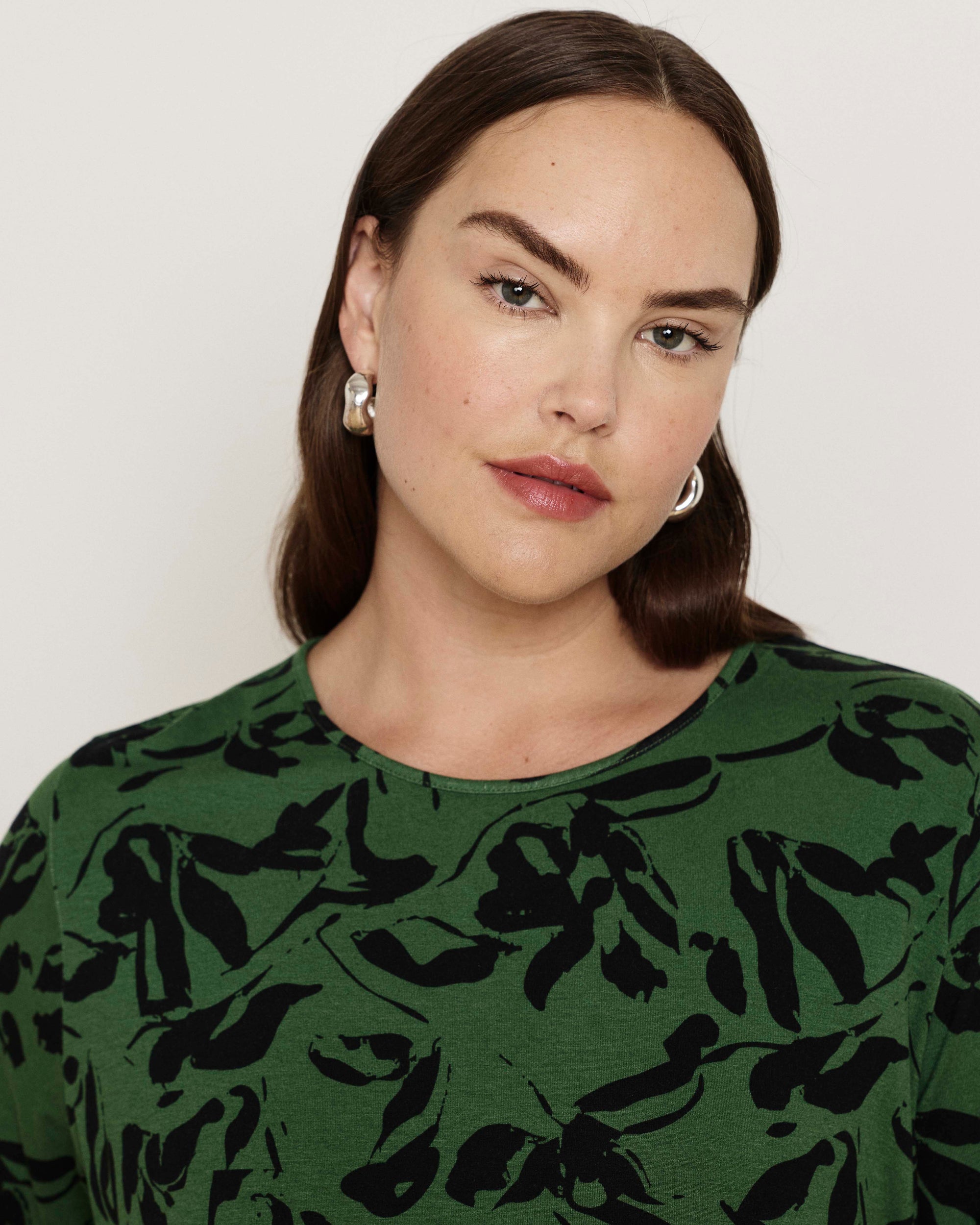 Lily Liquid Jersey Crew Neck Stovepipe Tee - Green Sgrafitto Print | Plus Size & Straight Size Women's Fashion | Universal Standard