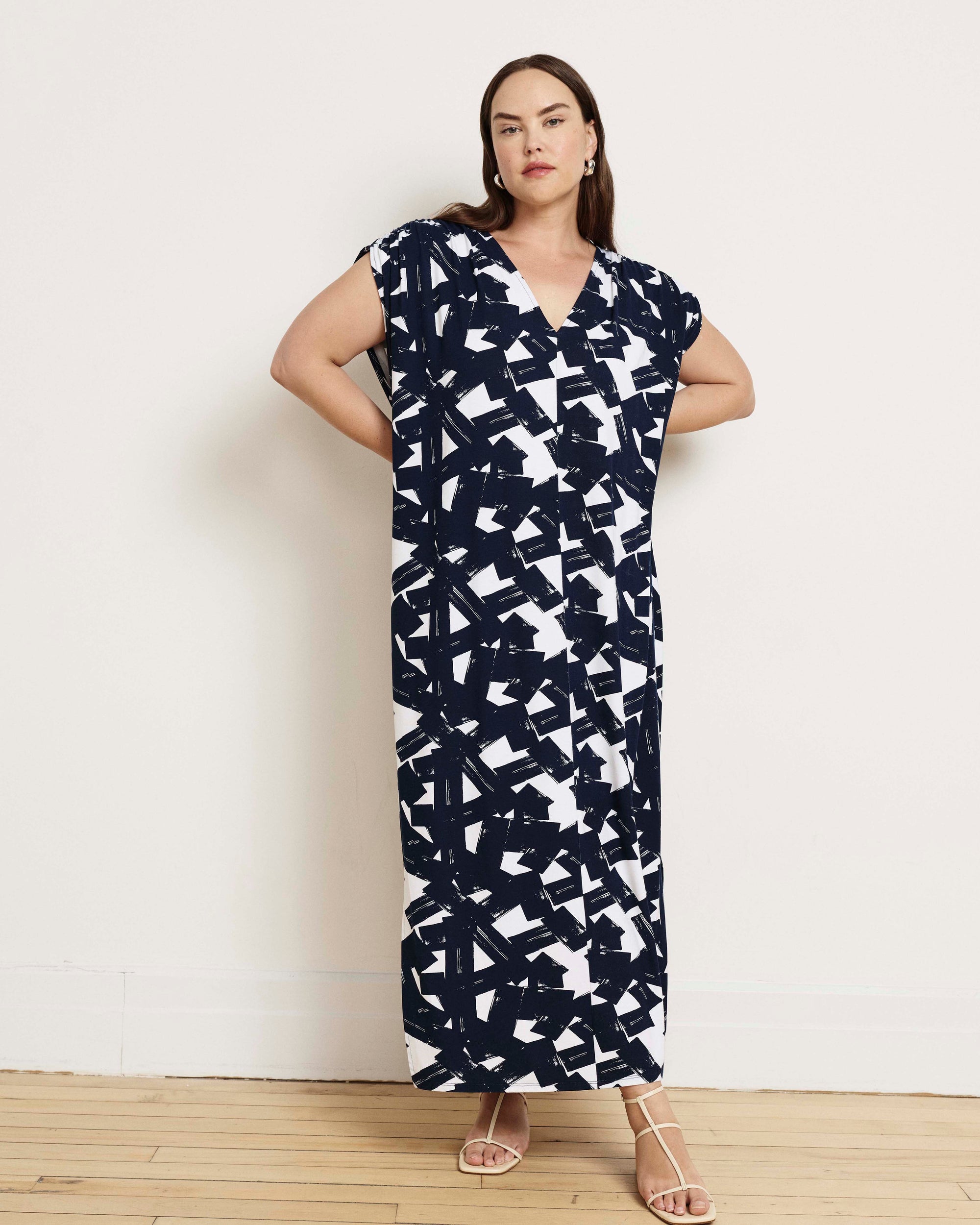 Kris Divine Jersey Kaftan - Navy Santiago Print | Plus Size & Straight Size Women's Fashion | Universal Standard