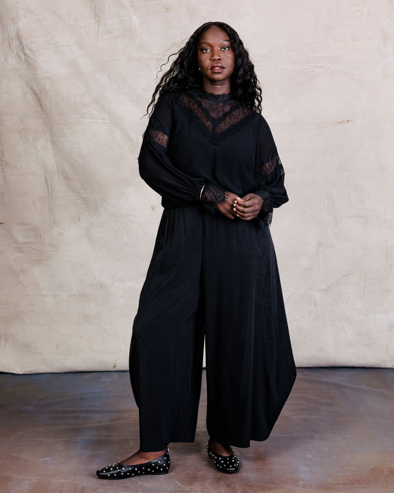 US x Lauren Chan Stretch Cupro Balloon Pants - Black | Plus Size & Straight Size Women's Fashion | Universal Standard