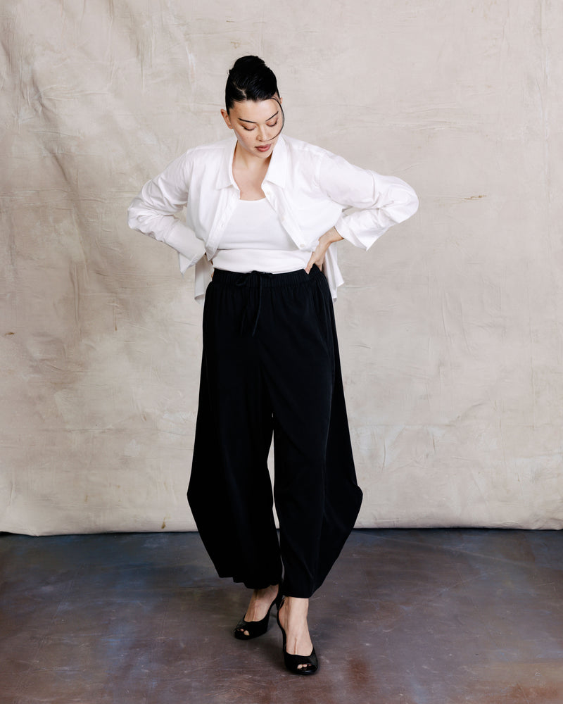 US x Lauren Chan Stretch Cupro Balloon Pants - Black | Plus Size & Straight Size Women's Fashion | Universal Standard