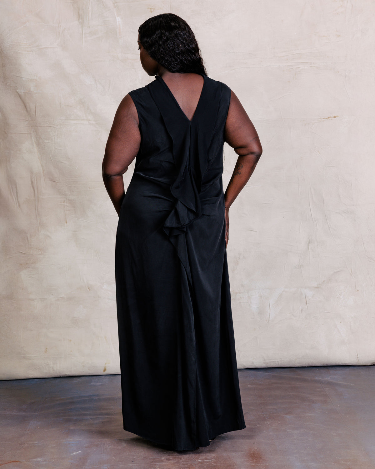 US x Lauren Chan Stretch Cupro Gown - Black | Plus Size & Straight Size Women's Fashion | Universal Standard