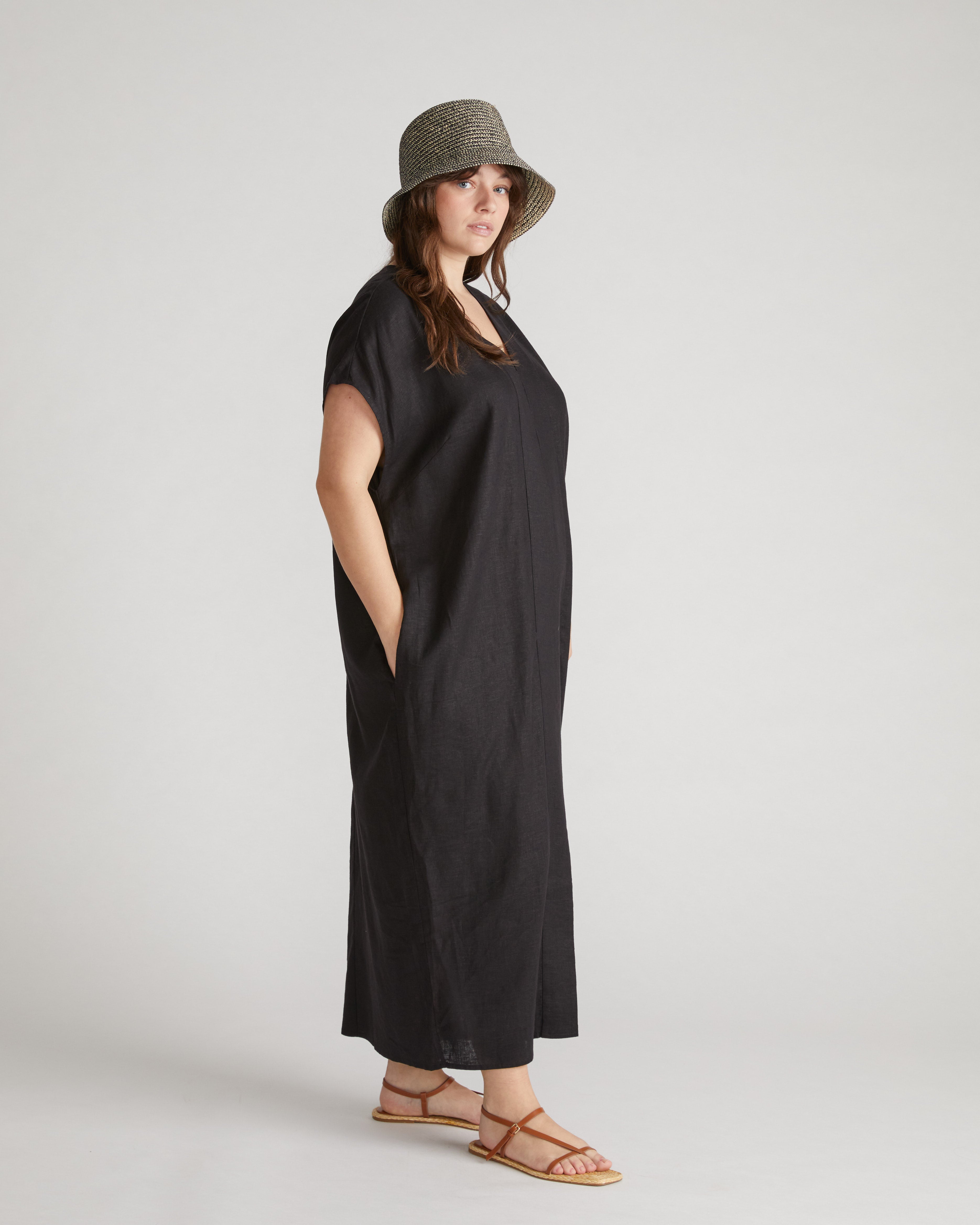Cabana Linen Blend Kaftan - Black – Universal Standard