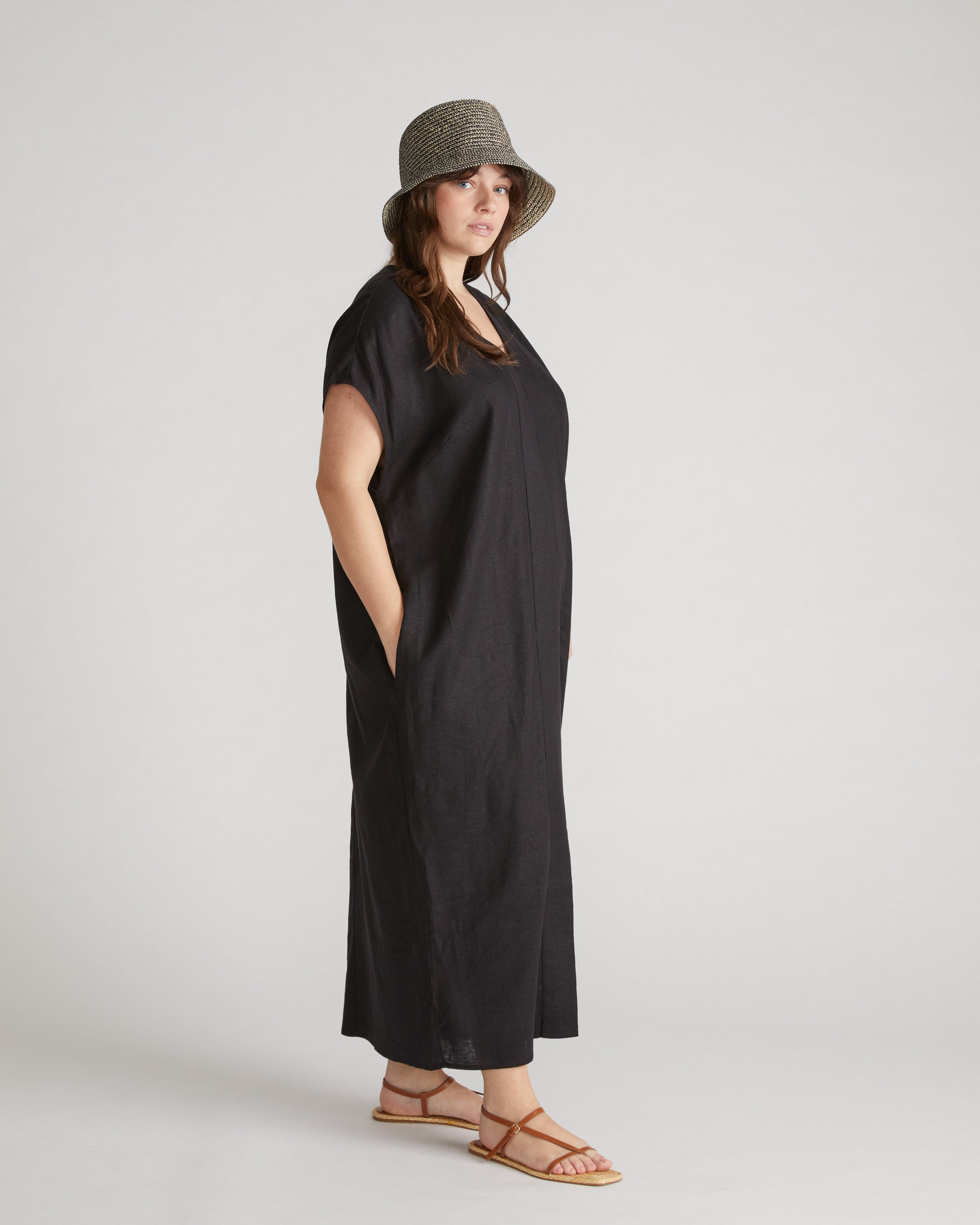 Cabana Linen Kaftan - Black Universal Standard Cabana Linen Kaftan - Black Universal Standard