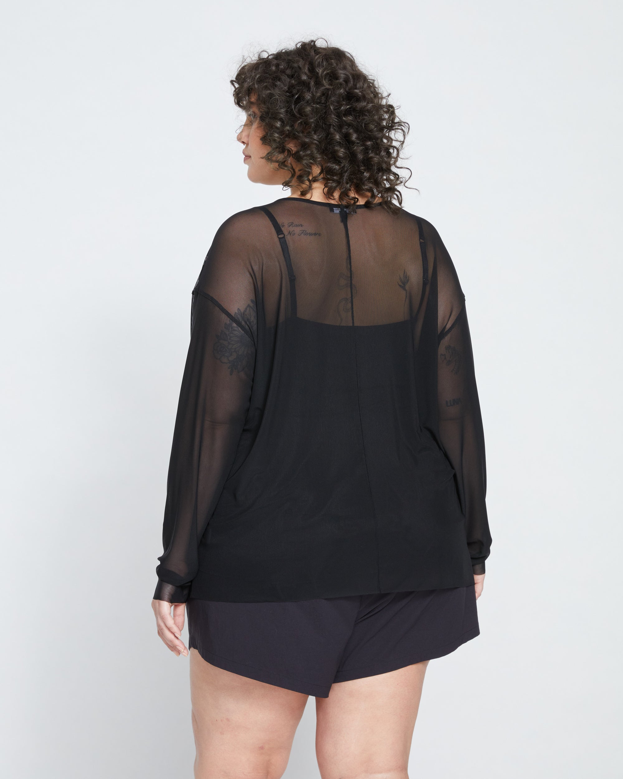 Thames Fog Top - Black | Plus Size & Straight Size Women's Fashion | Universal Standard