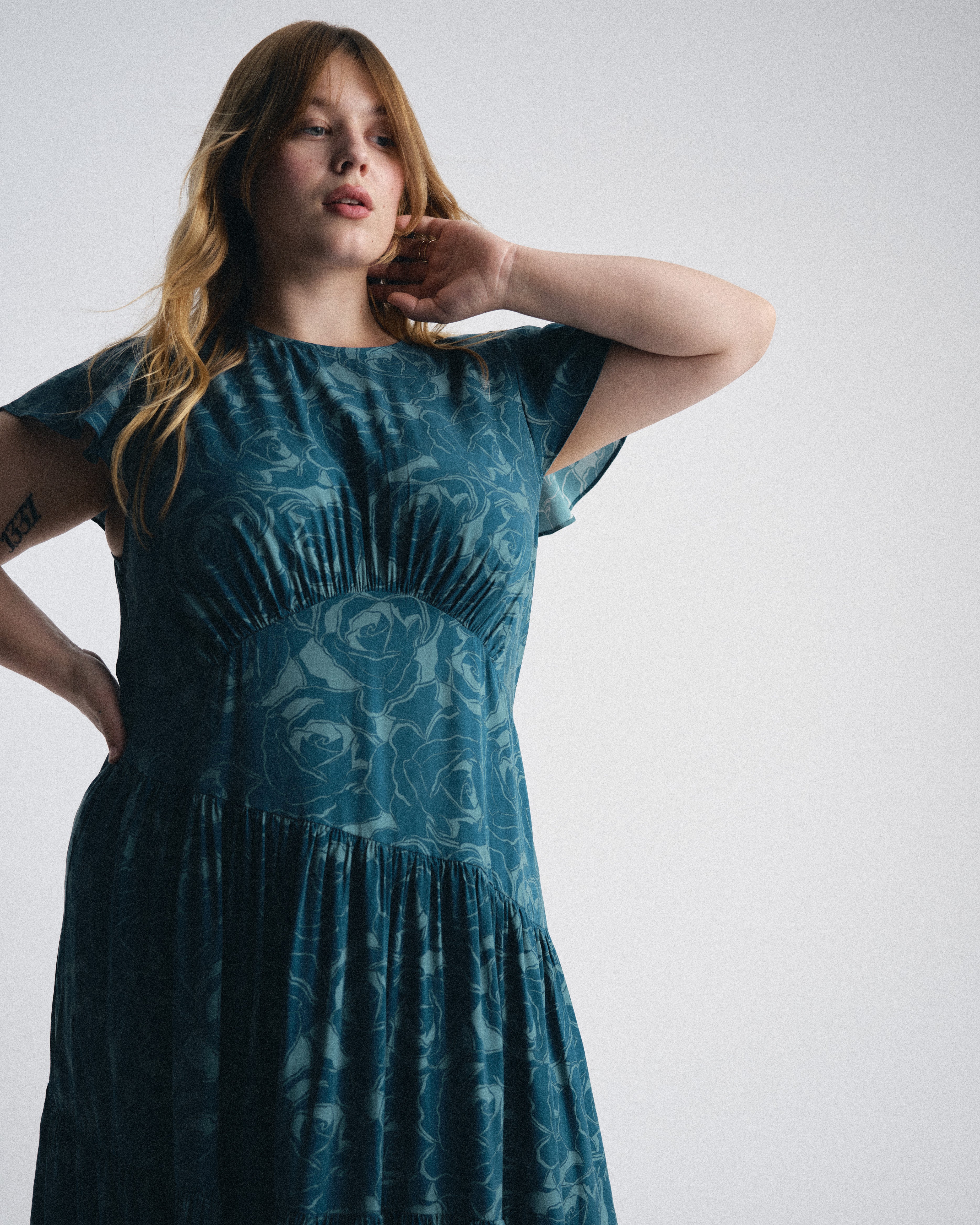 ワンピース mari1604 dress 85size Mariella Stretch Cupro Dress - Rose Print in Deep Teal – Universal