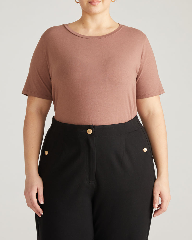 Woman wearing Tee Rex - Allspice from Universal Standard