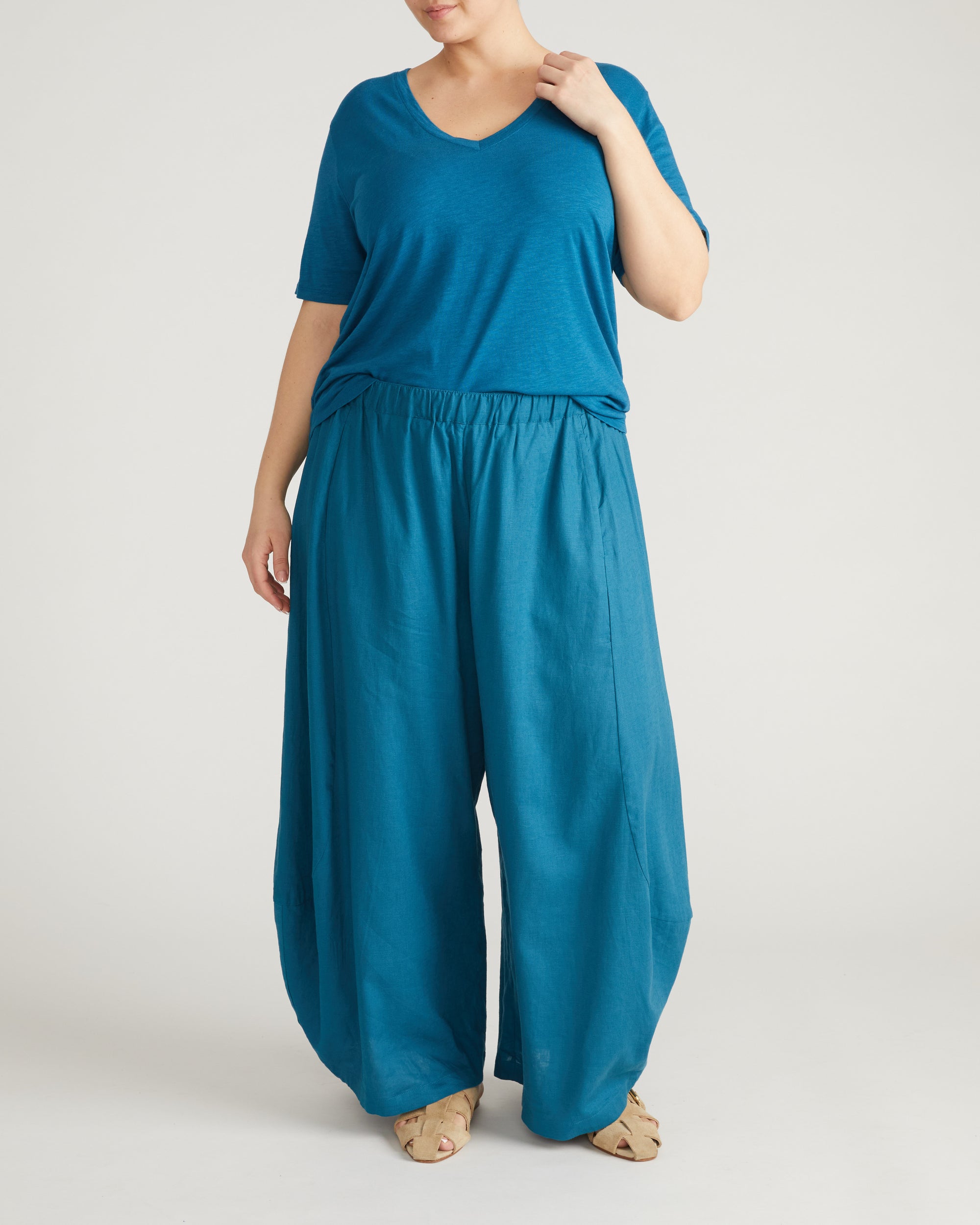 Light-As-Air V Rex - Ink Blue | Plus Size & Straight Size Women's Fashion | Universal Standard