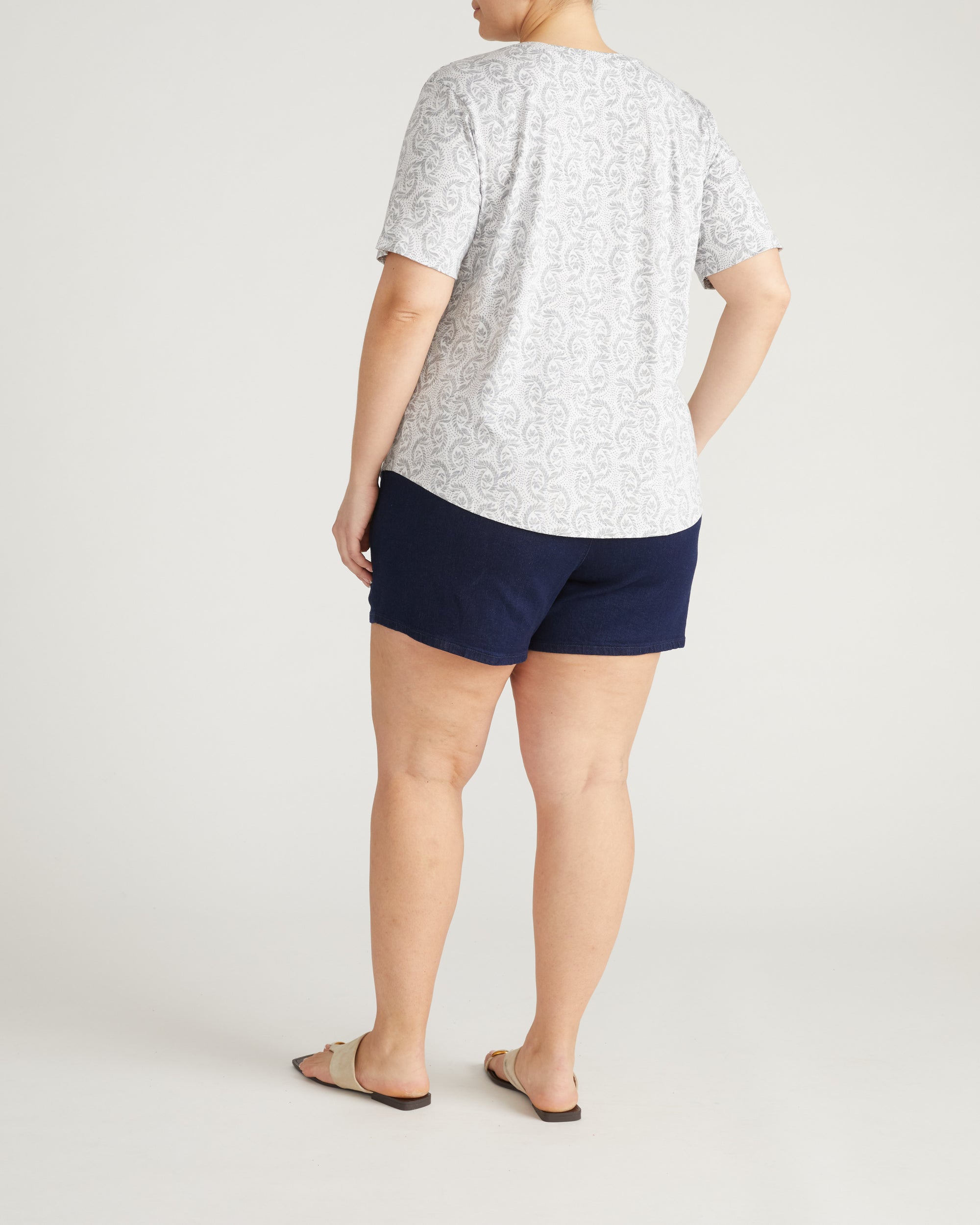 Light-As-Air V Rex - Faded Print | Plus Size & Straight Size Women's Fashion | Universal Standard