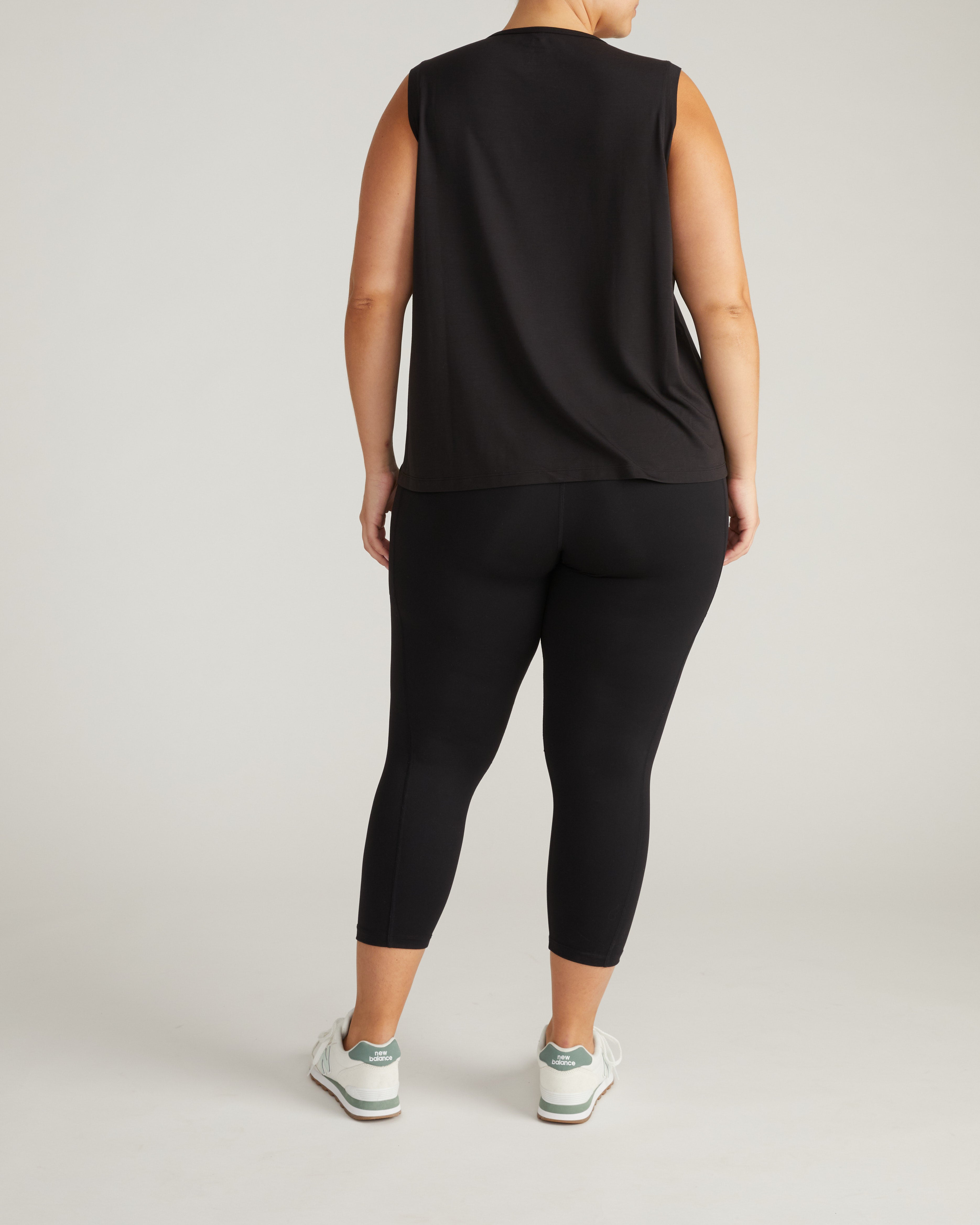 Mia Movement Tank - Black – Universal Standard