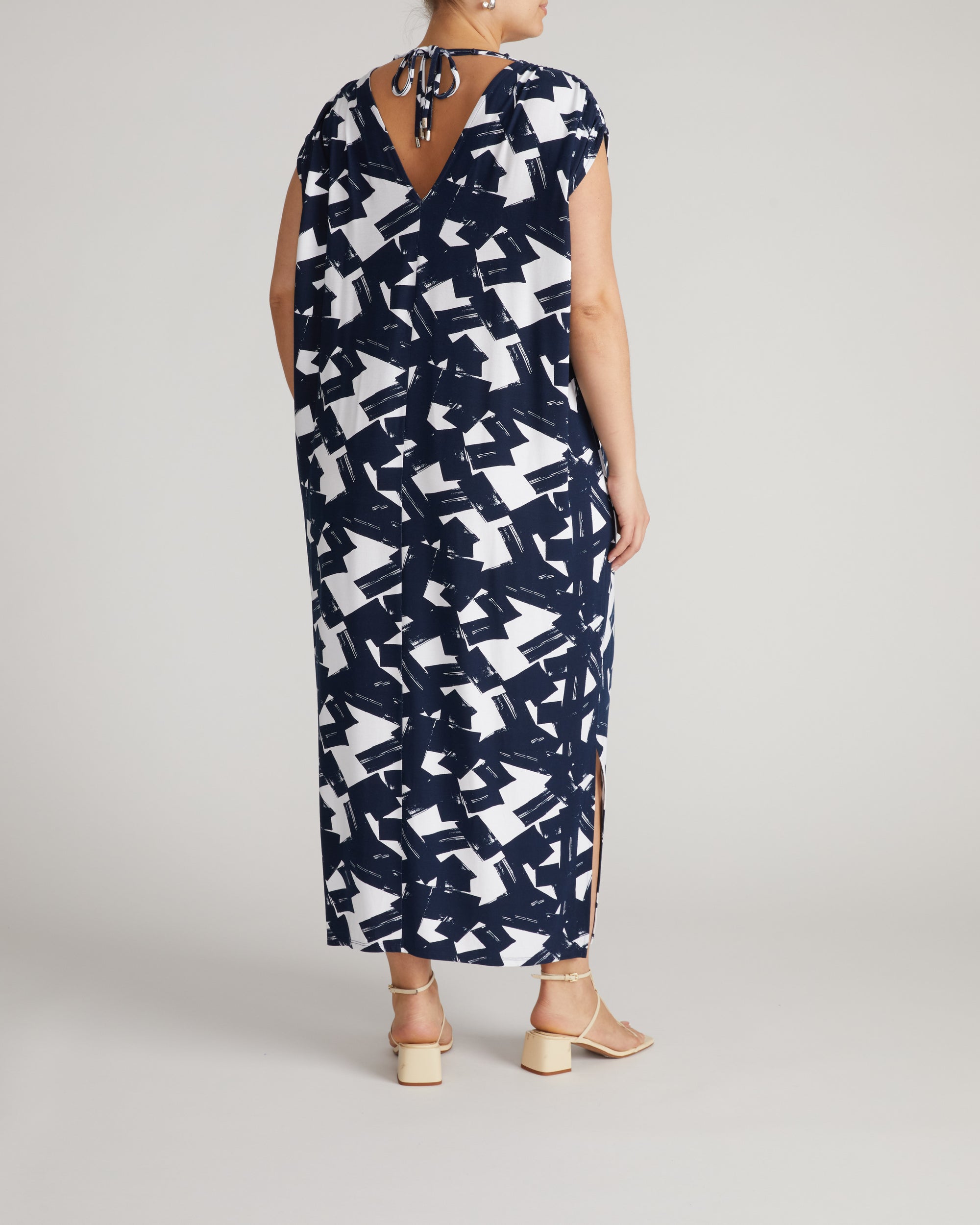 Kris Divine Jersey Kaftan - Navy Santiago Print | Plus Size & Straight Size Women's Fashion | Universal Standard