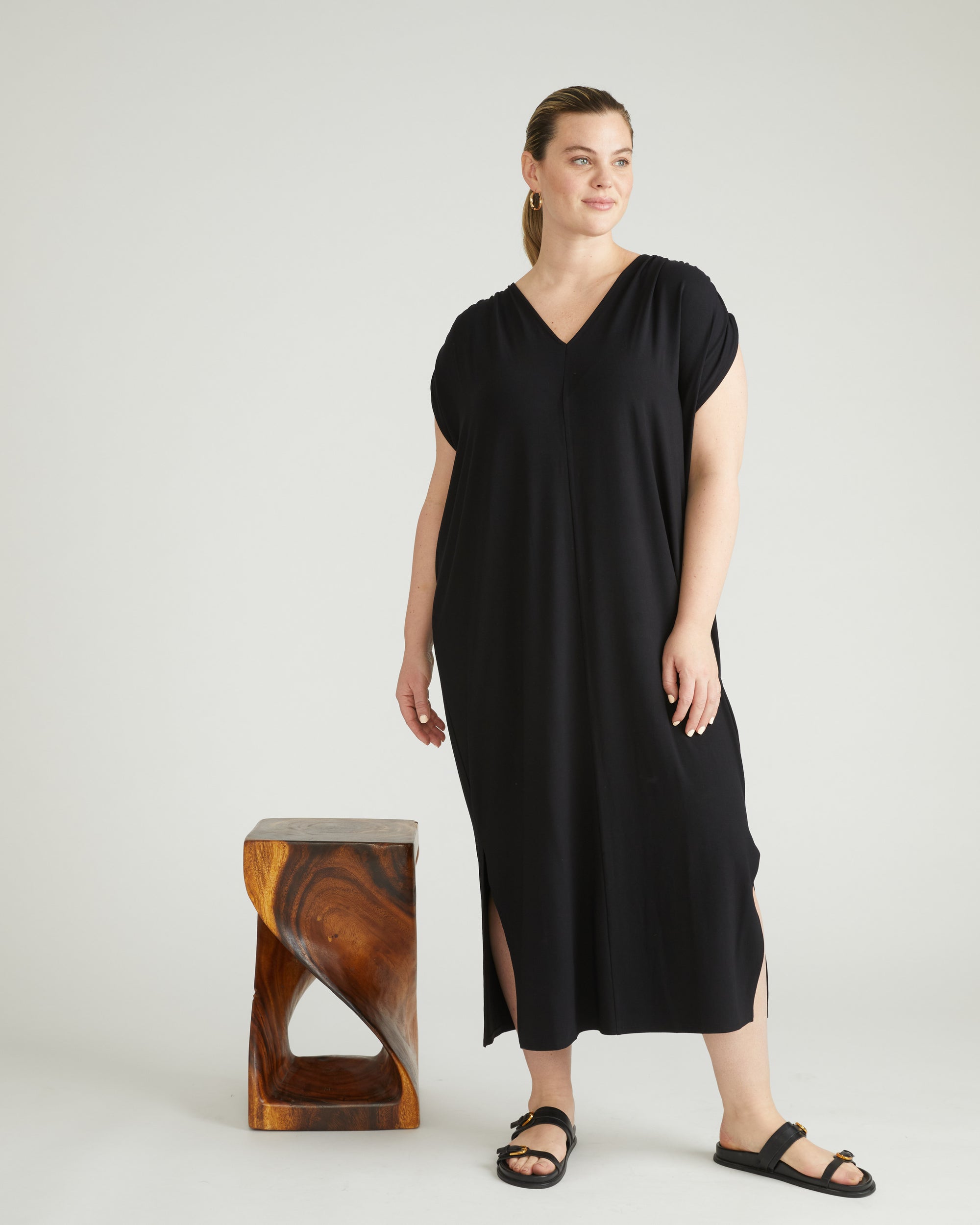 Kris Divine Jersey Kaftan - Black | Plus Size & Straight Size Women's Fashion | Universal Standard
