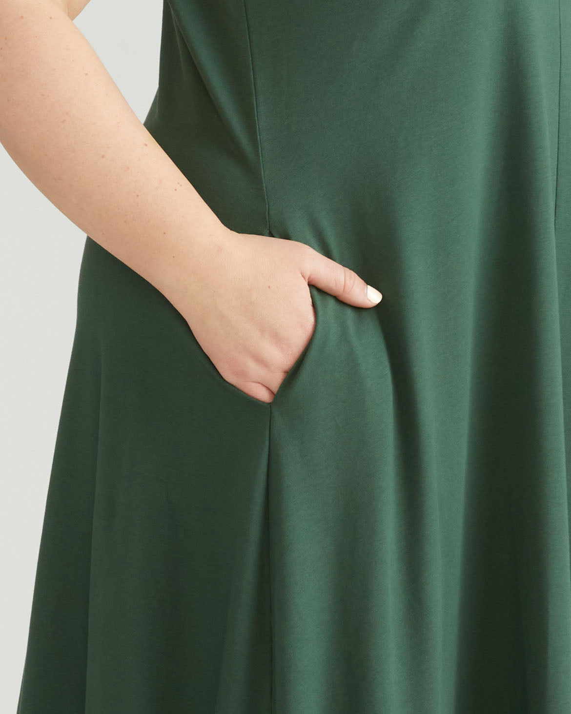 Danna Jersey Dress - Conifer | Plus Size & Straight Size Women's Fashion | Universal Standard