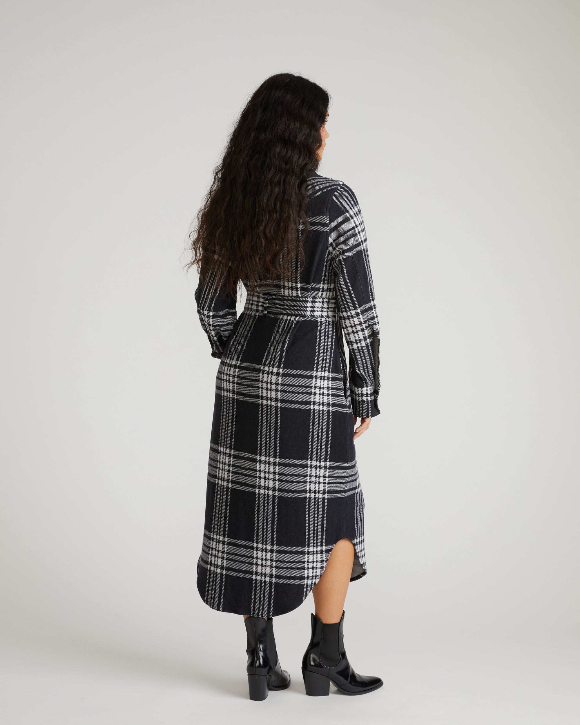 Morgan Stretch Flannel Shirtdress - Highland Hug Black Plaid