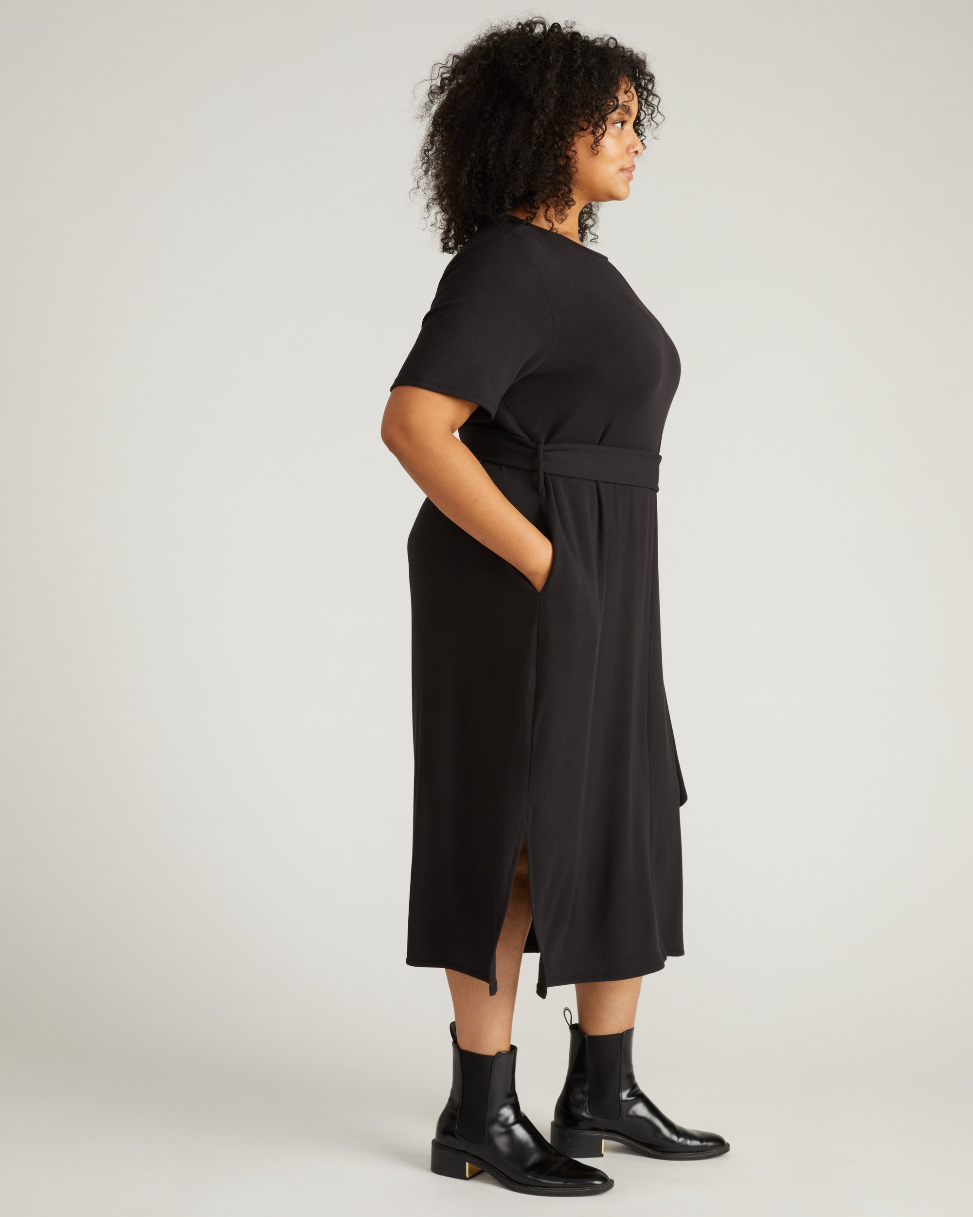TravelKnit Belted Dress - Black