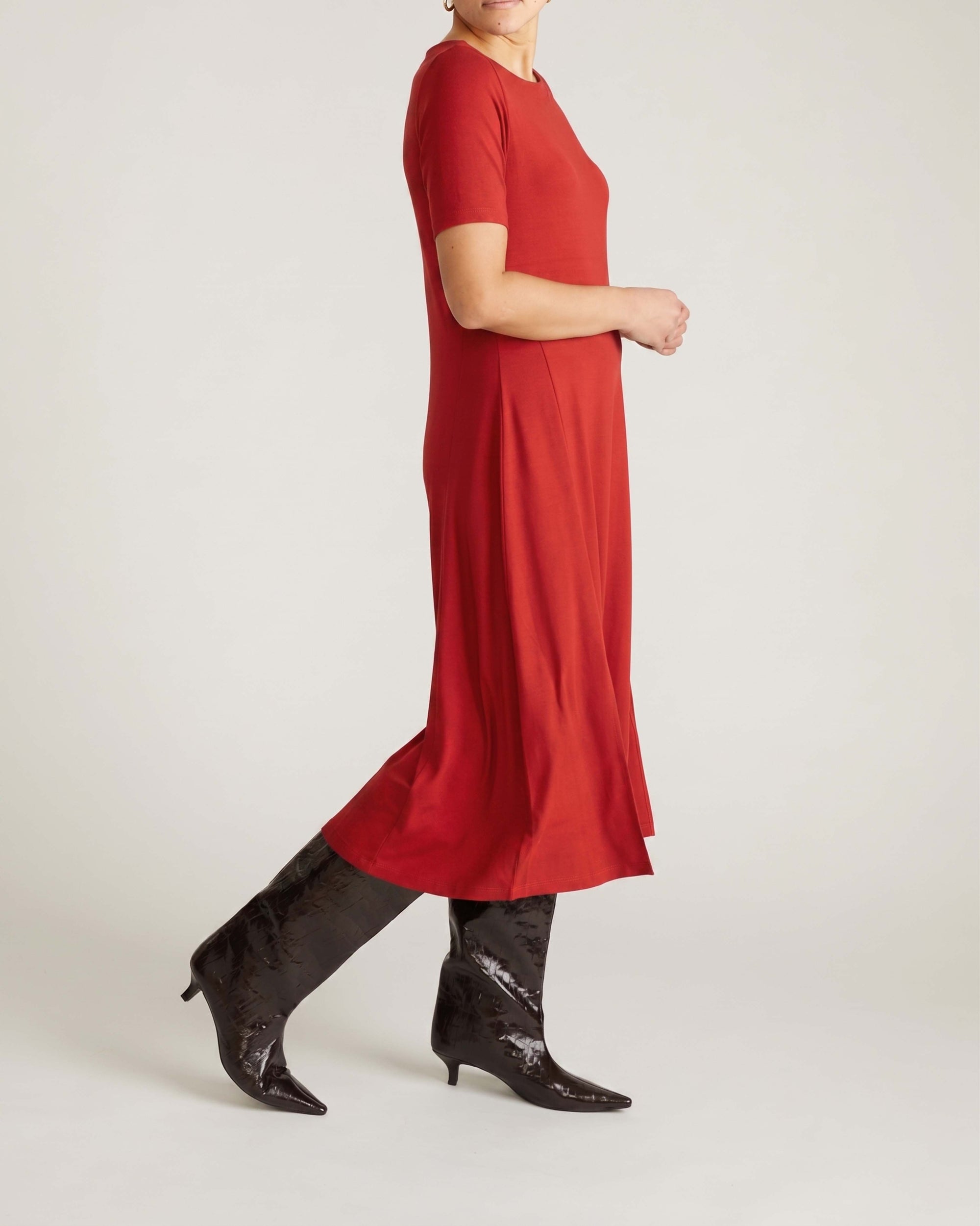 Serena Boatneck Divine Jersey Dress - Lipstick | Plus Size & Straight Size Women's Fashion | Universal Standard