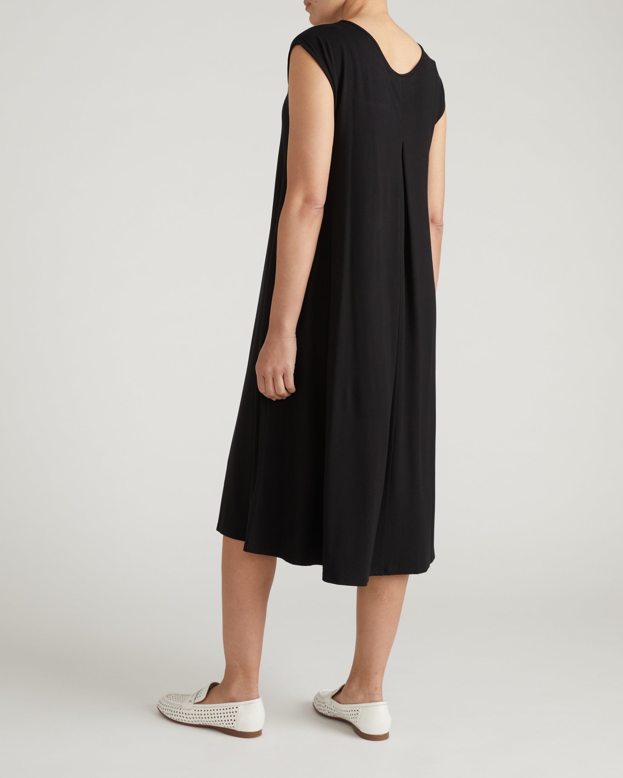 Capri Divine Jersey Flared Dress - Black | Plus Size & Straight Size Women's Fashion | Universal Standard