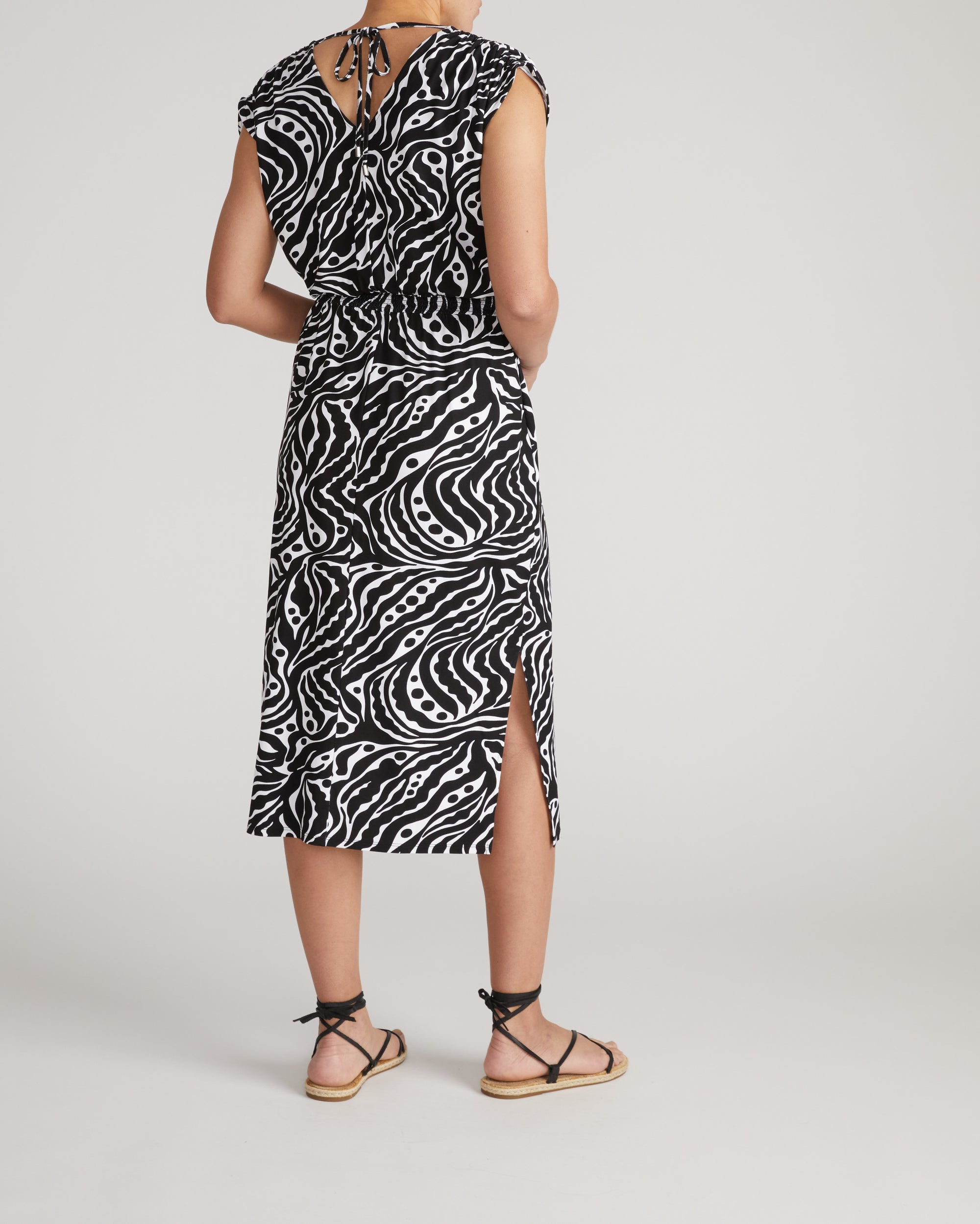 Tish Divine Jersey Kaftan - Black Bosco Print | Plus Size & Straight Size Women's Fashion | Universal Standard