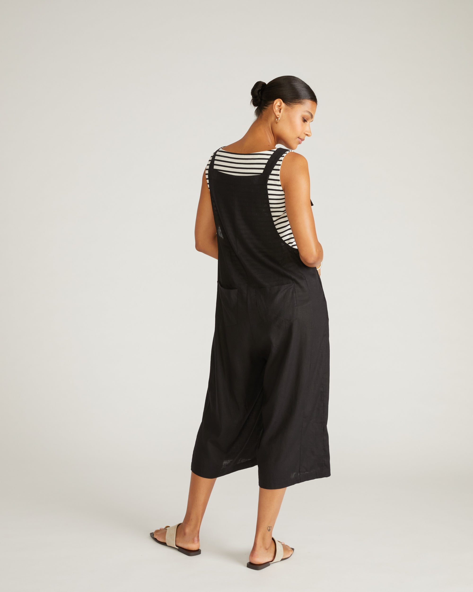 Kora Linen Overalls - Black | Plus Size & Straight Size Women's Fashion | Universal Standard