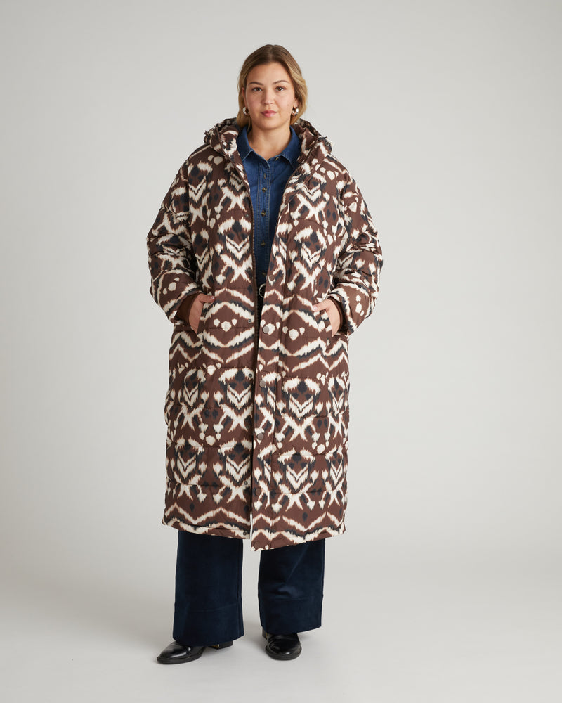 Everest Long Hooded Puffer 2 - Chocolate Ikat Print | Plus Size & Straight Size Women's Fashion | Universal Standard