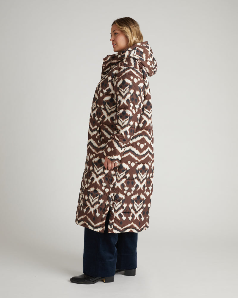 Everest Long Hooded Puffer 2 - Chocolate Ikat Print | Plus Size & Straight Size Women's Fashion | Universal Standard