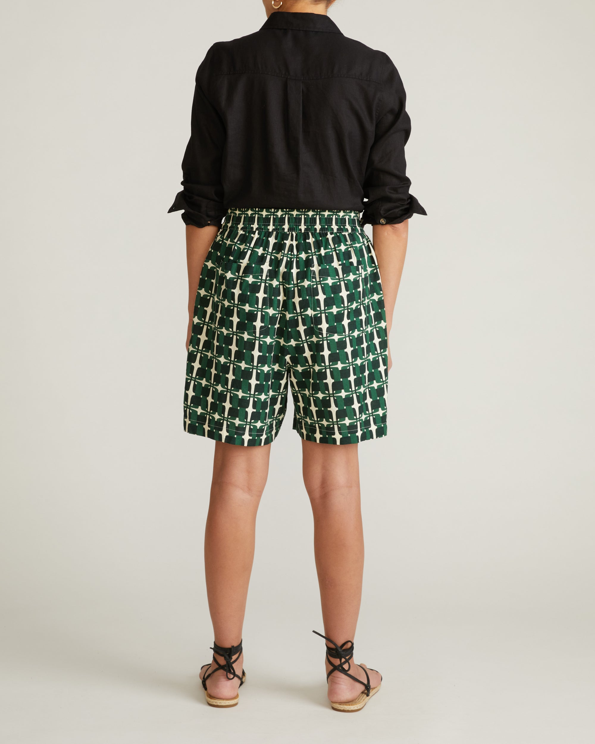 Juniper Linen Easy Pull-On Shorts - Green Trellis Print | Plus Size & Straight Size Women's Fashion | Universal Standard