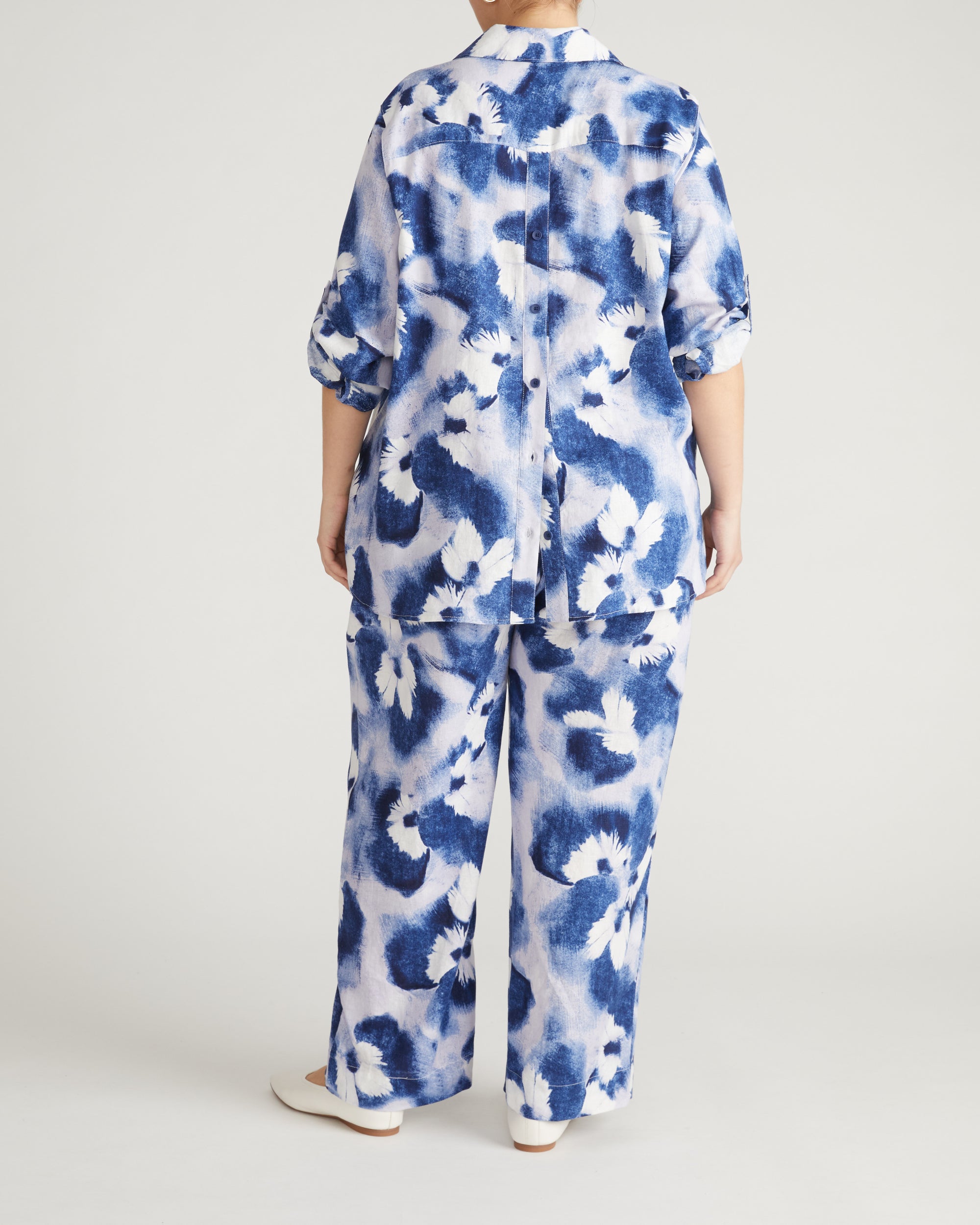 Iris Linen Blend Easy Pull-On Pants - Blue Pressed Flower Print | Plus Size & Straight Size Women's Fashion | Universal Standard