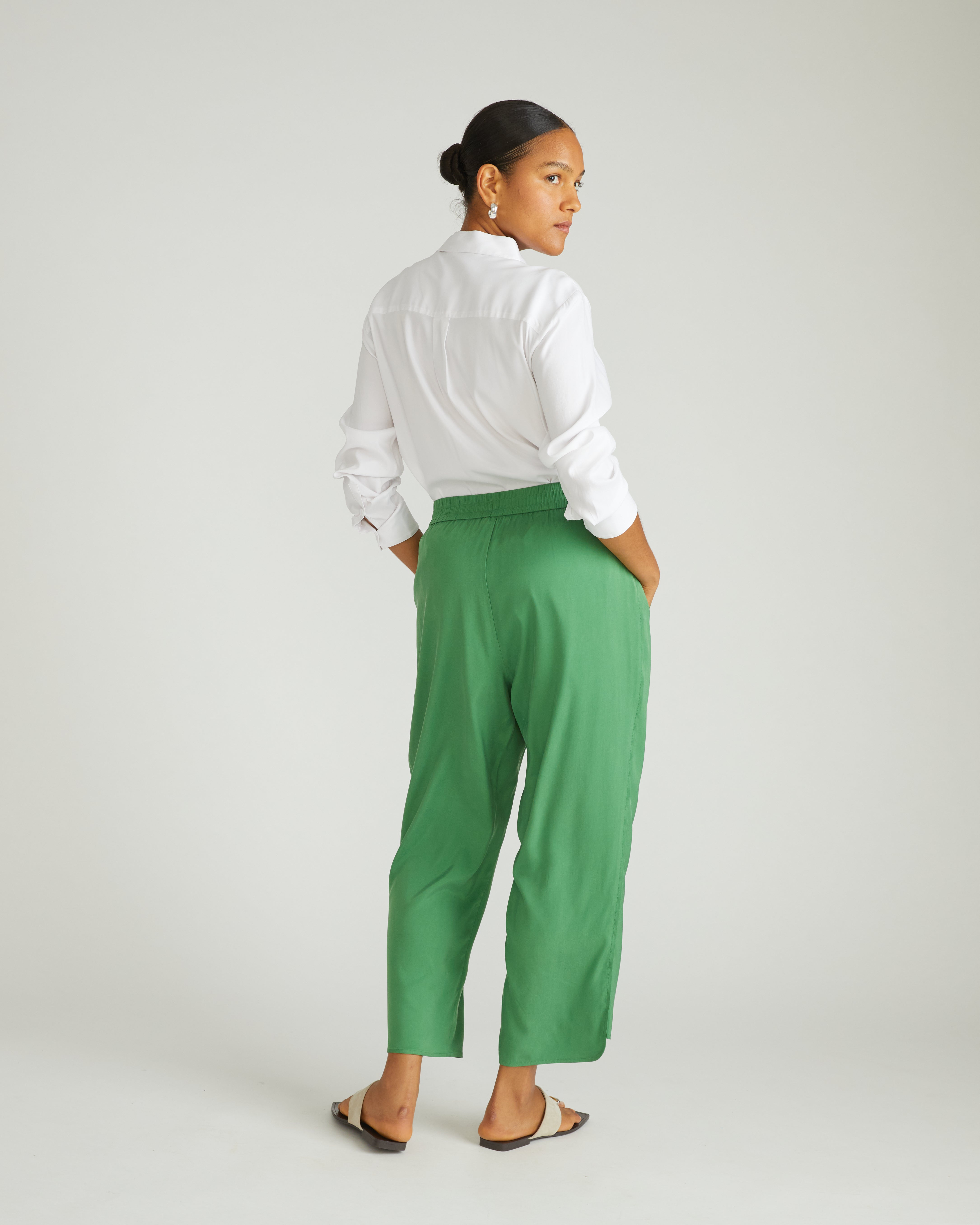 Cooling Stretch Cupro Pants - Clover – Universal Standard