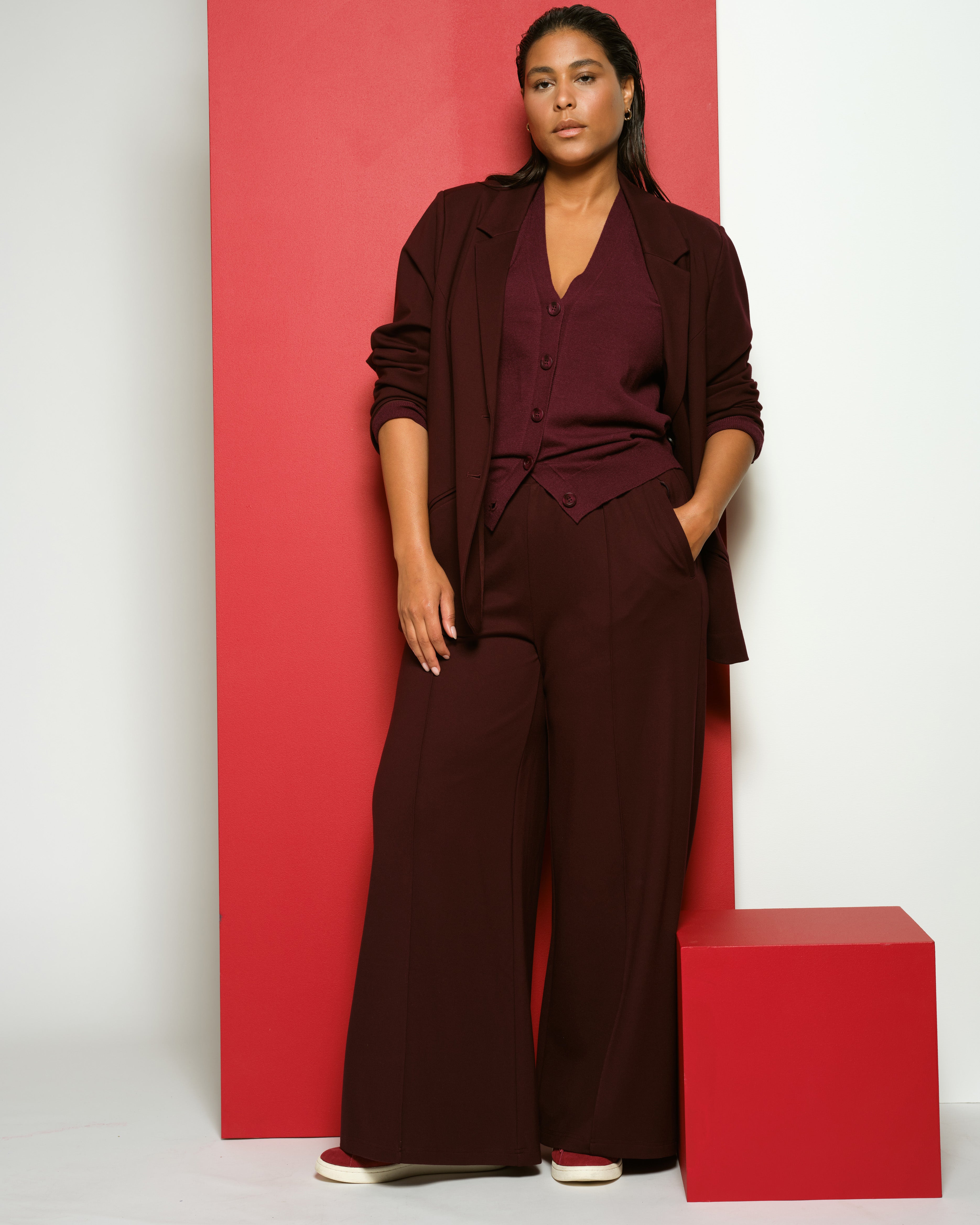 Pam Pintuck Wide Leg Ponte Pants - Black Cherry – Universal Standard