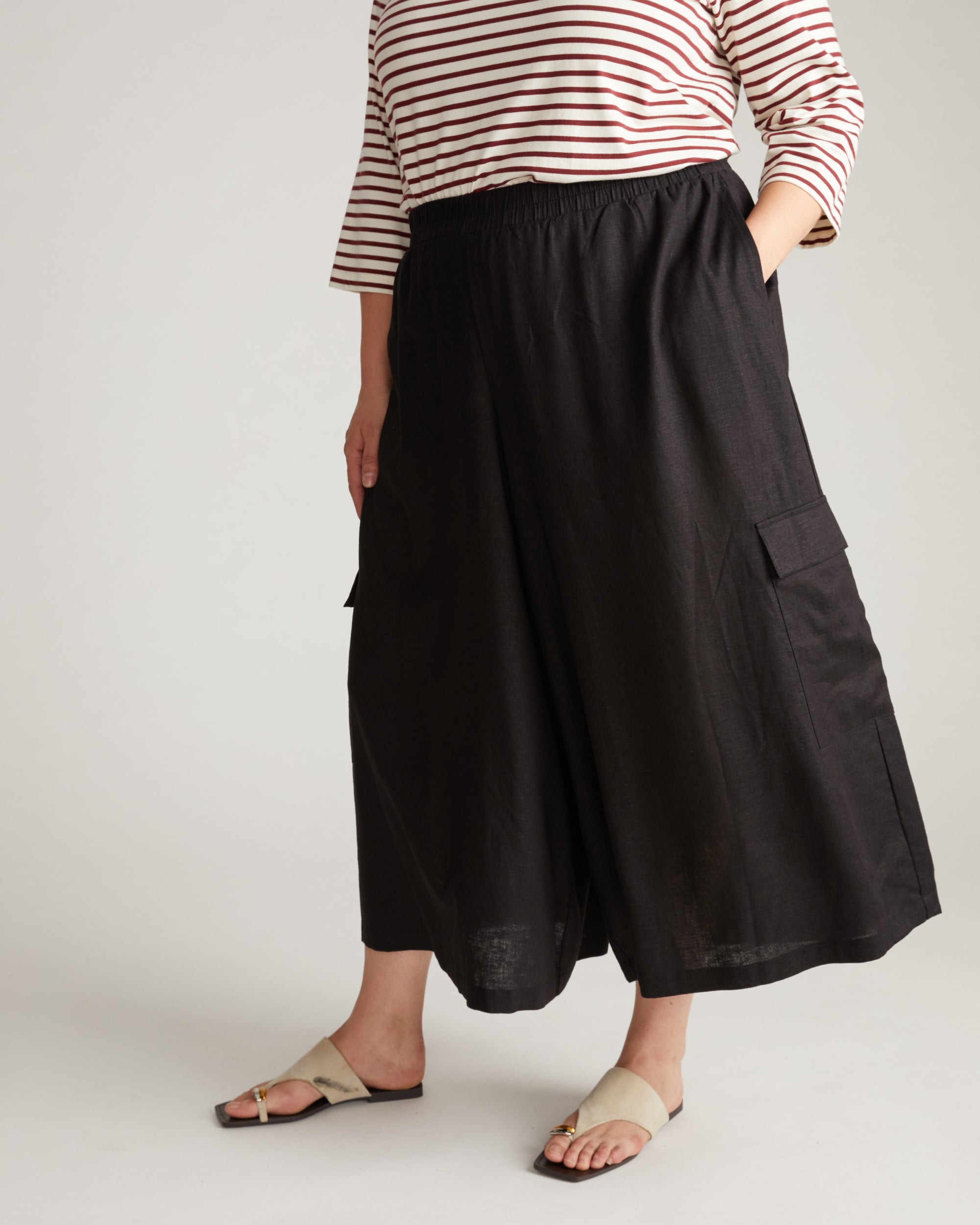 Palazzo Cargo Linen Blend Pant - Black | Plus Size & Straight Size Women's Fashion | Universal Standard