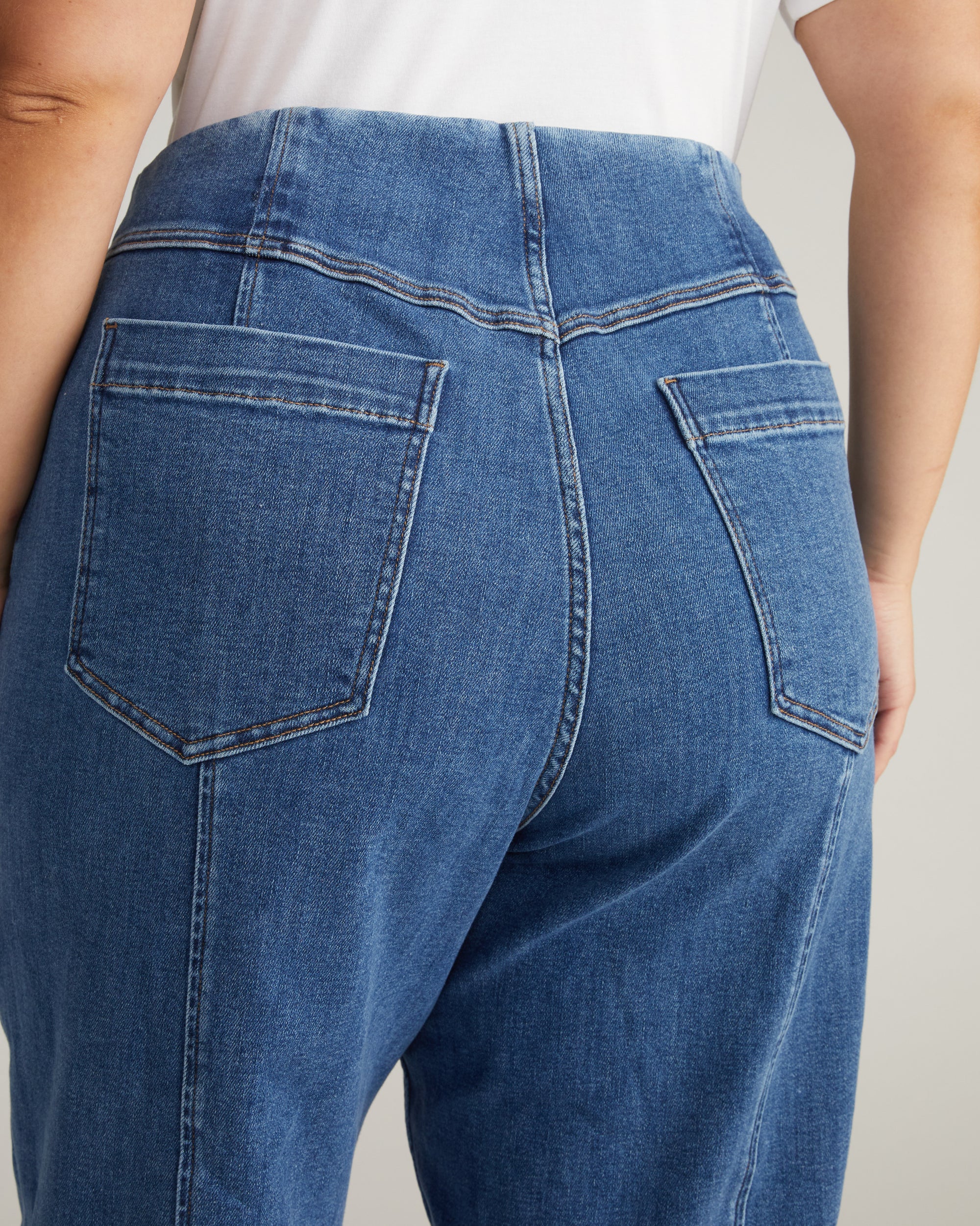 Woman wearing Keira Barrel Leg Jeans - Shallow Bay Blue from Universal Standard