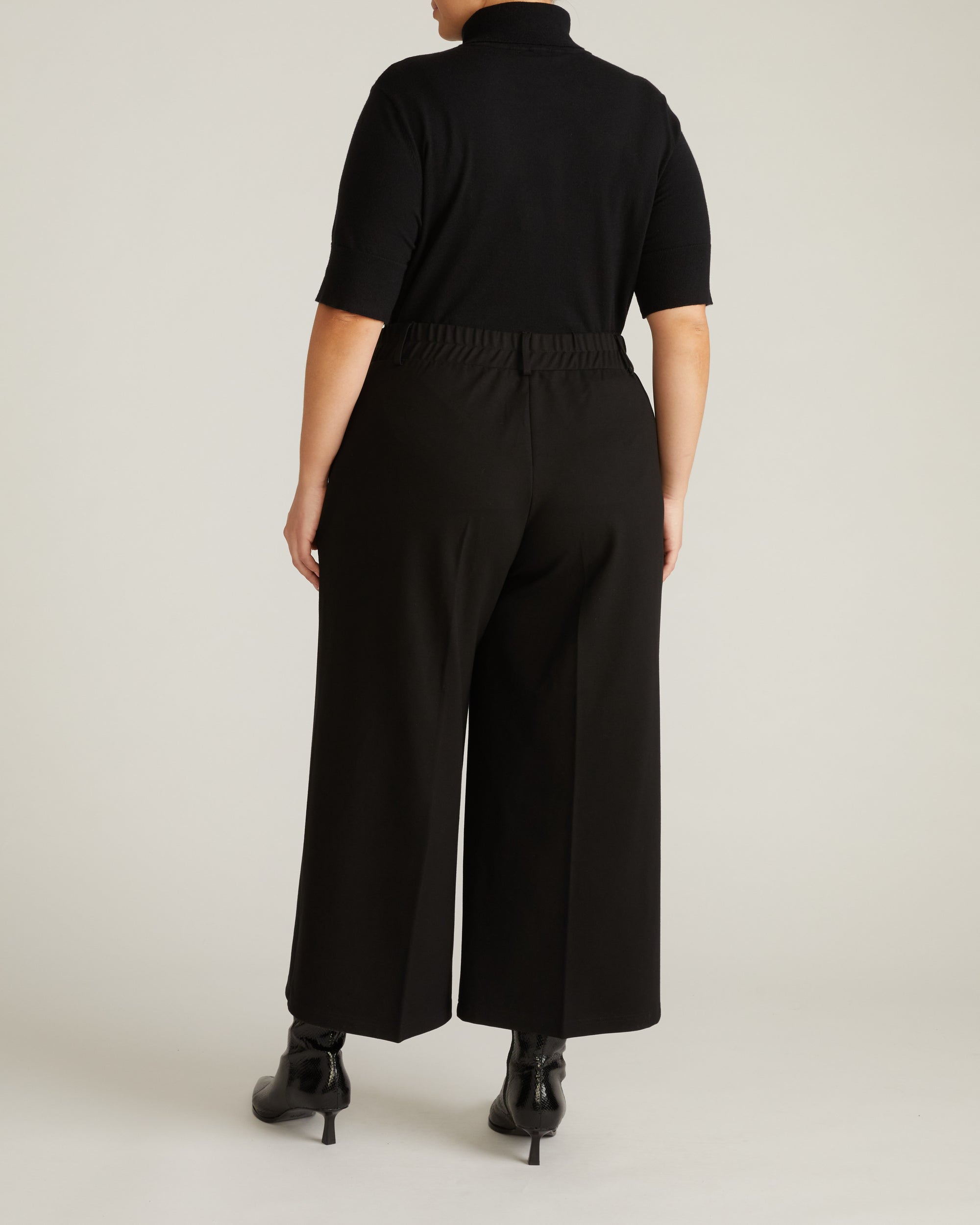 Cropped Wide Leg Ponte Pants - Black | Plus Size & Straight Size Women's Fashion | Universal Standard