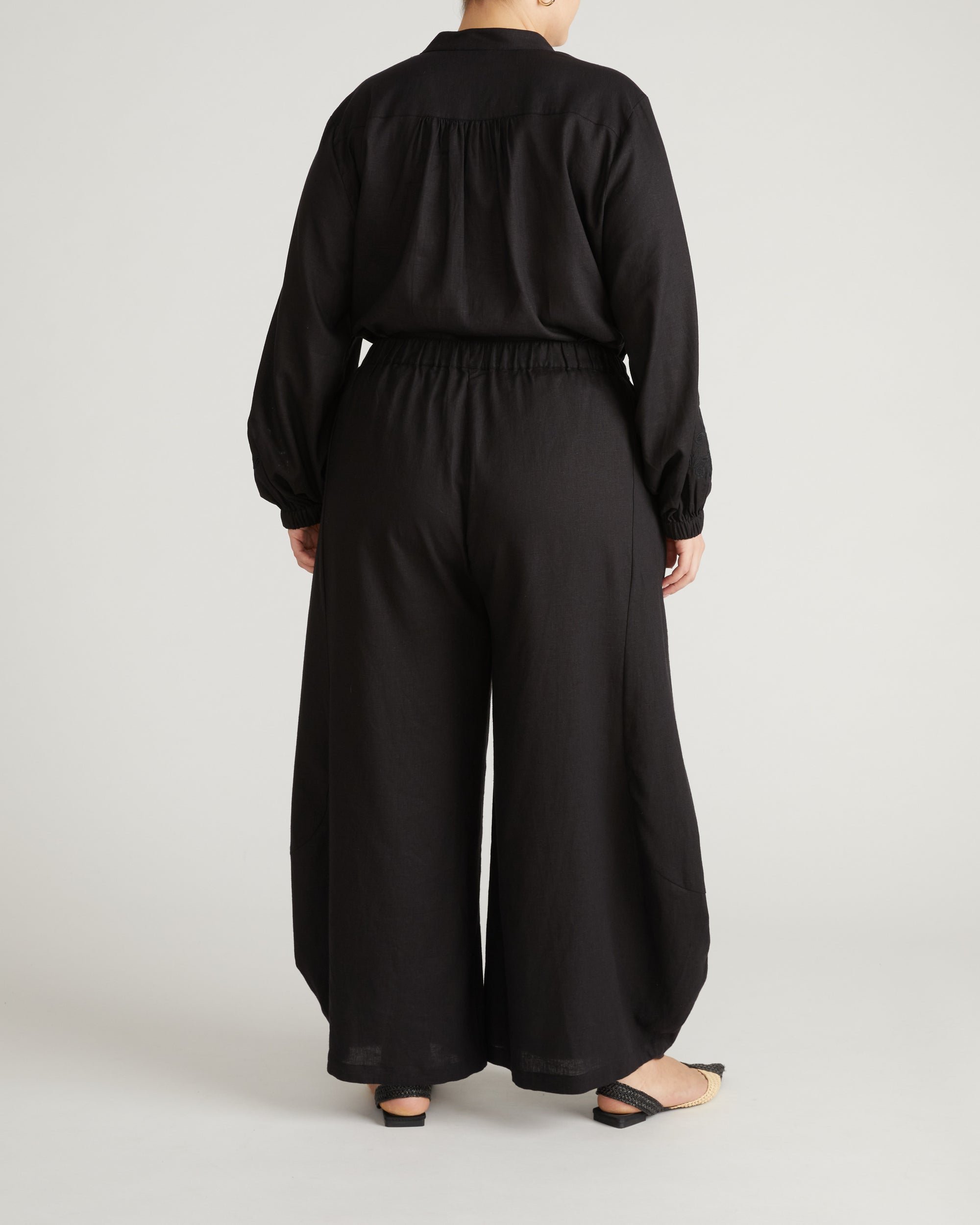Cosma Barrel Leg Linen Pants - Black | Plus Size & Straight Size Women's Fashion | Universal Standard